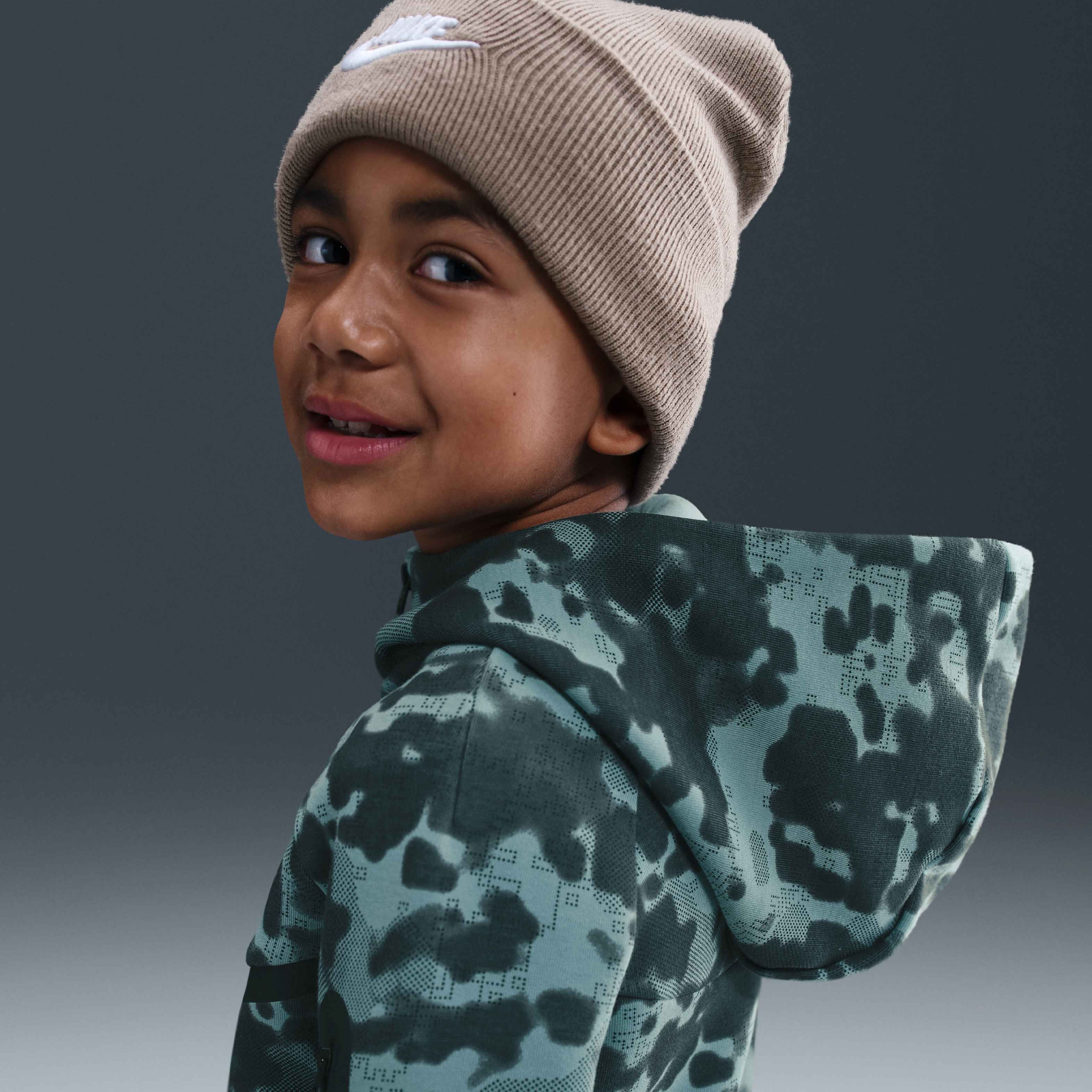 Nike Tech image number 4