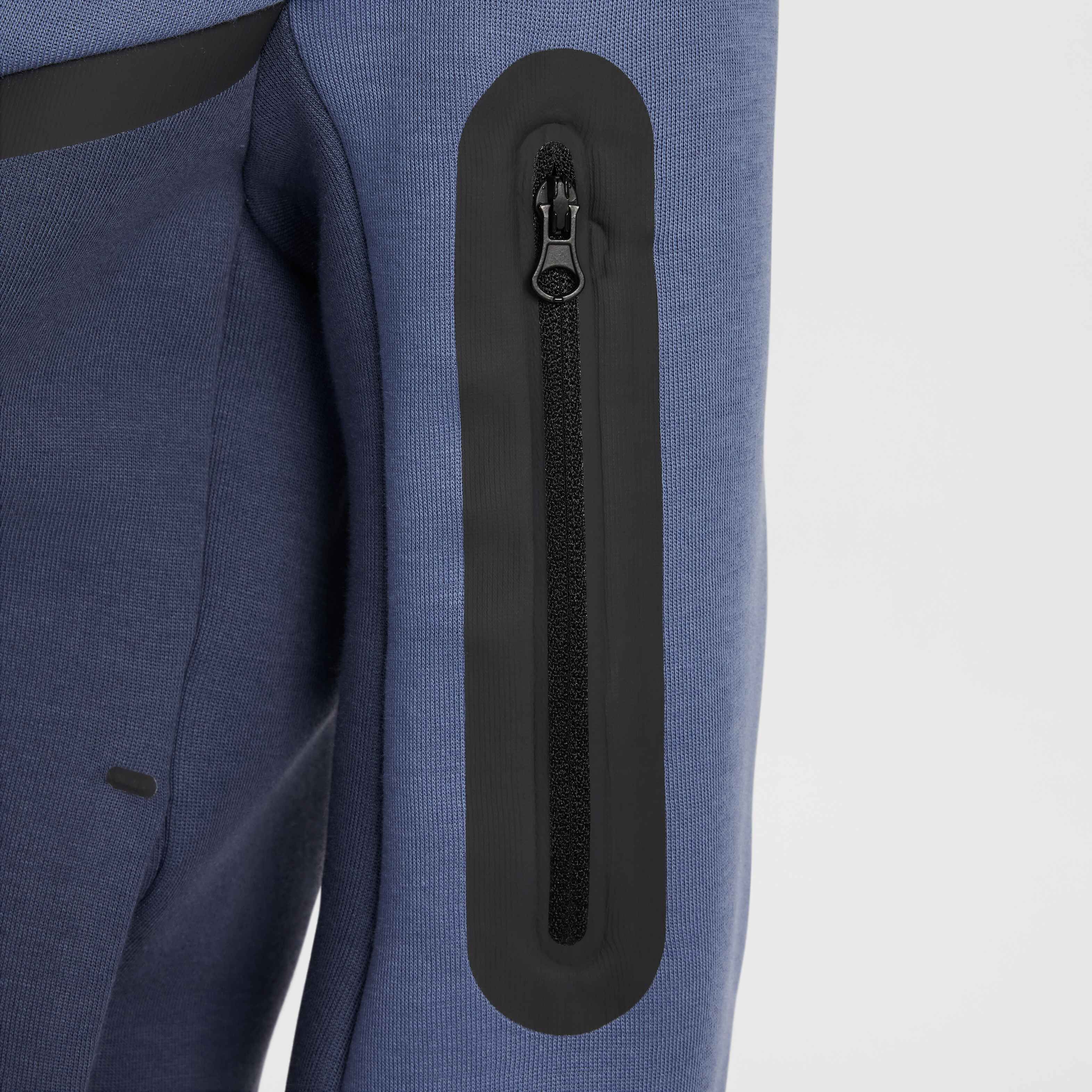 Nike Sportswear Tech Fleece image number 4