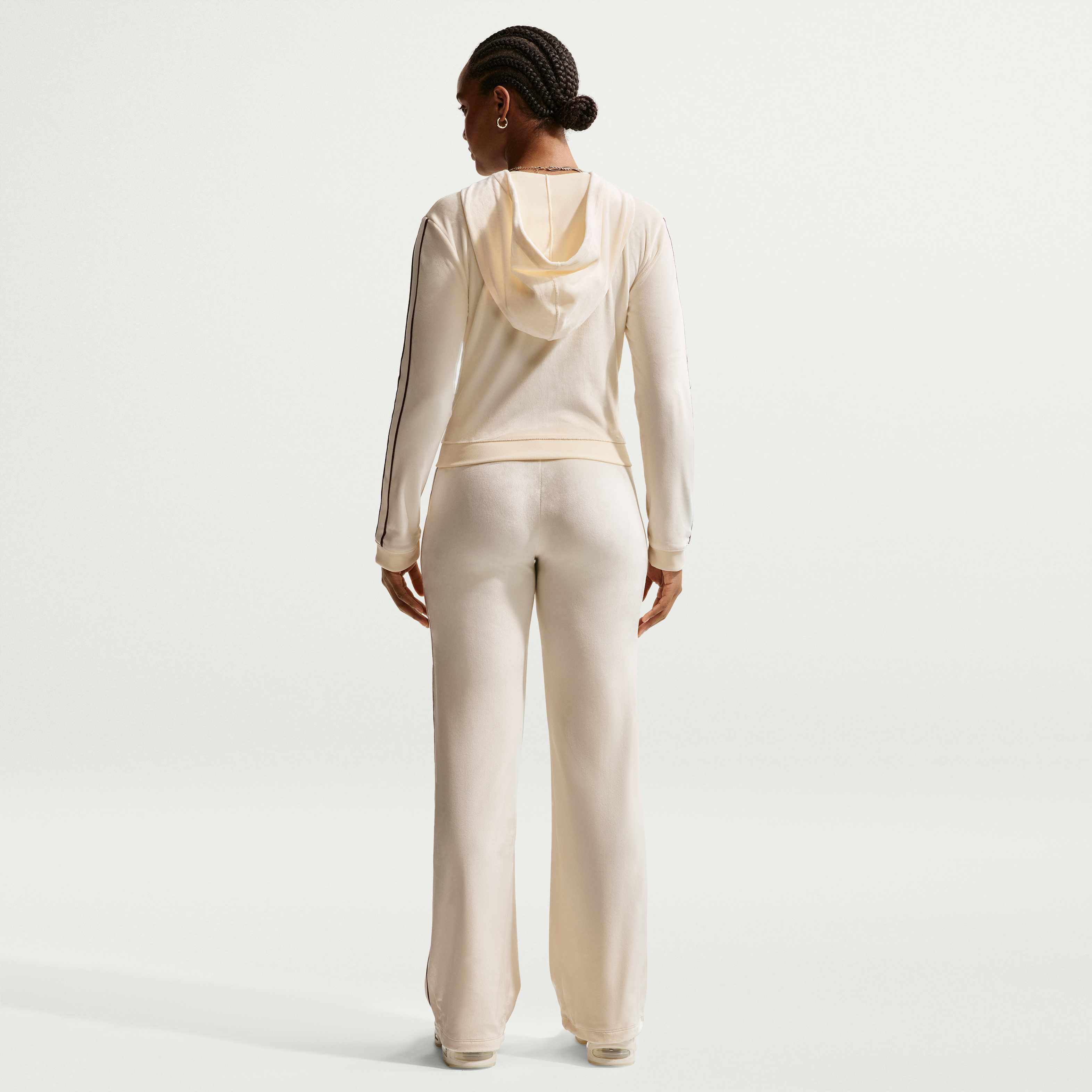 نايكي سبورتسوير image number 4