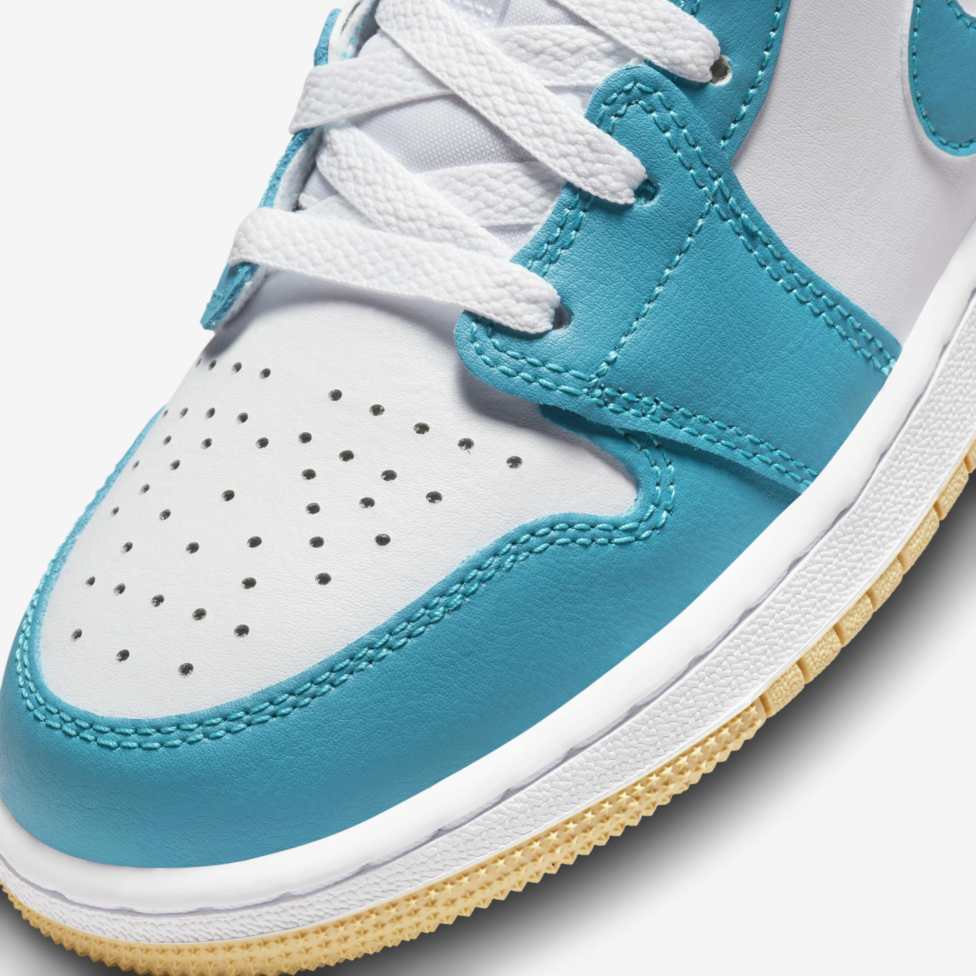 Air Jordan 1 Mid image number 6