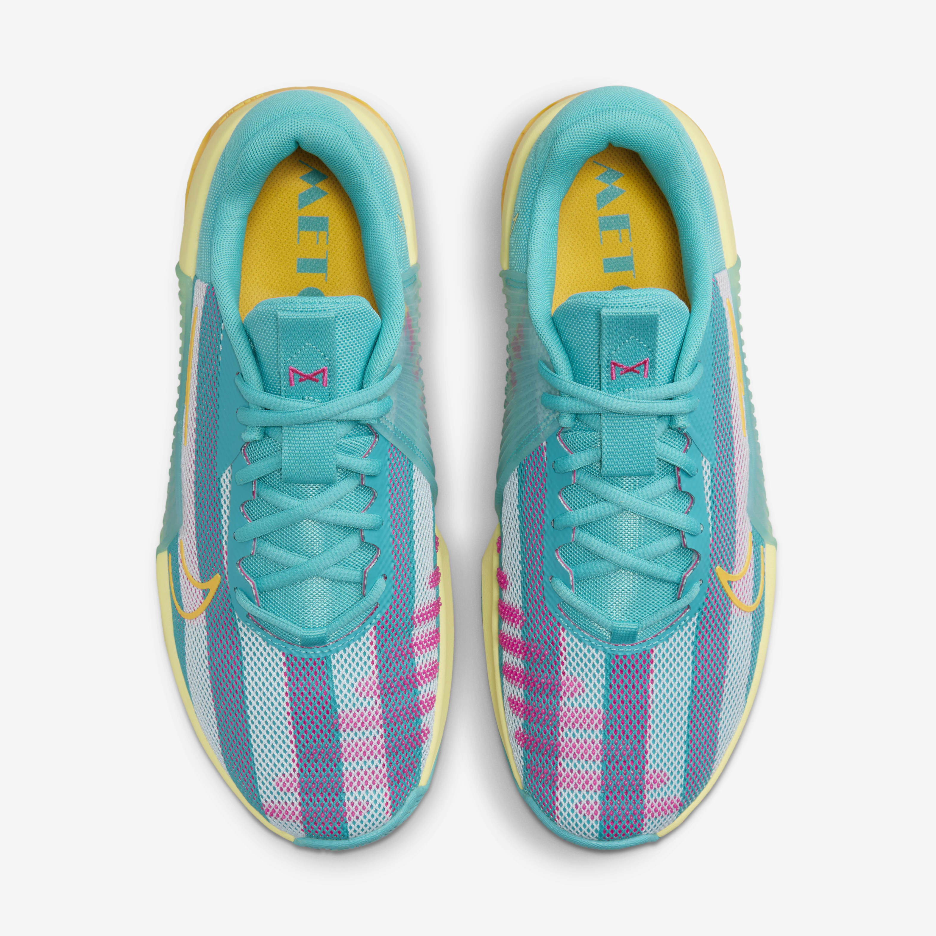 Nike metcon tennis top