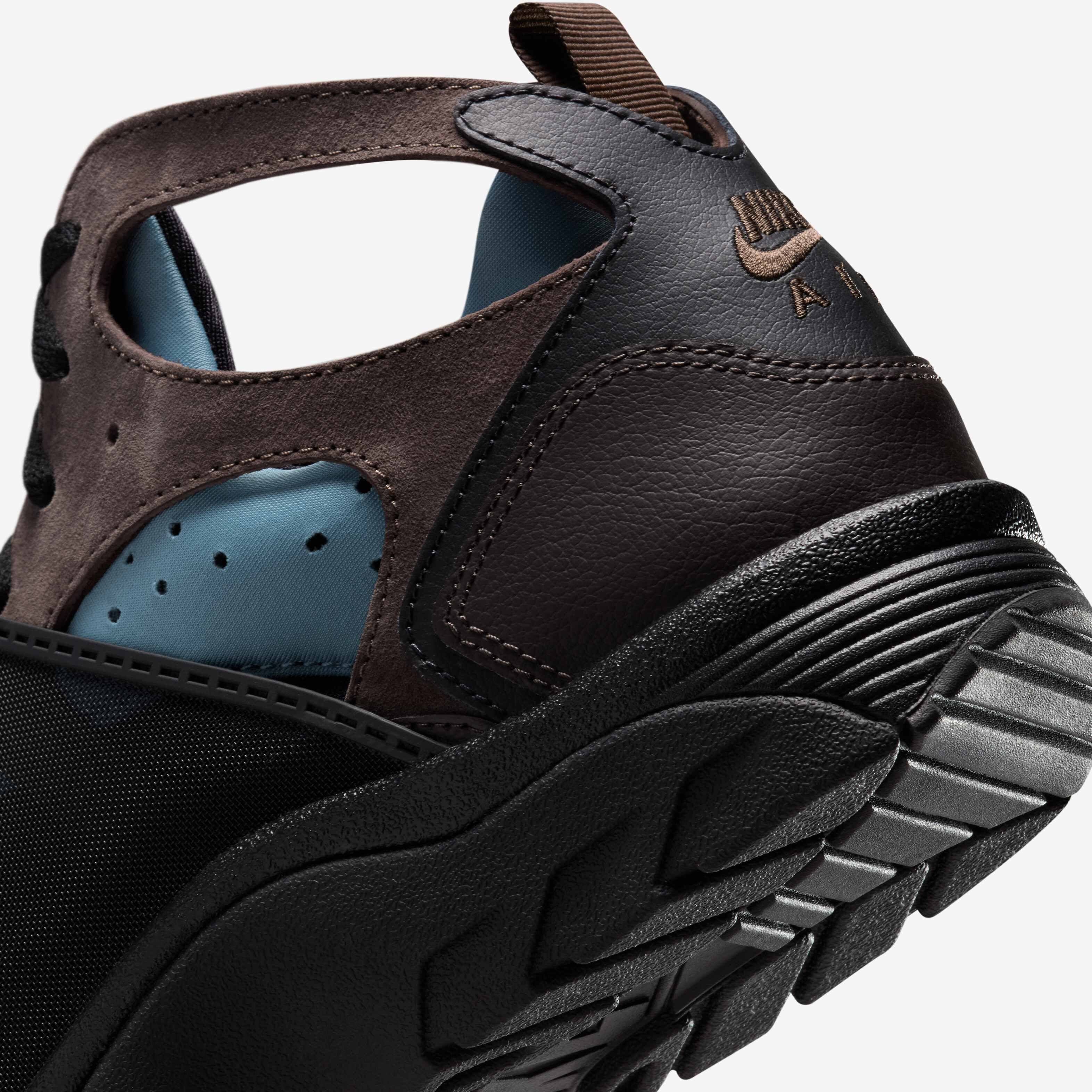 Nike Air Trainer Huarache image number 7