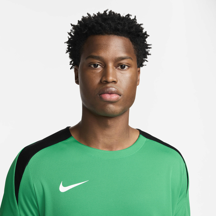 Nike Strike image number 2 Nike Strike image number 2