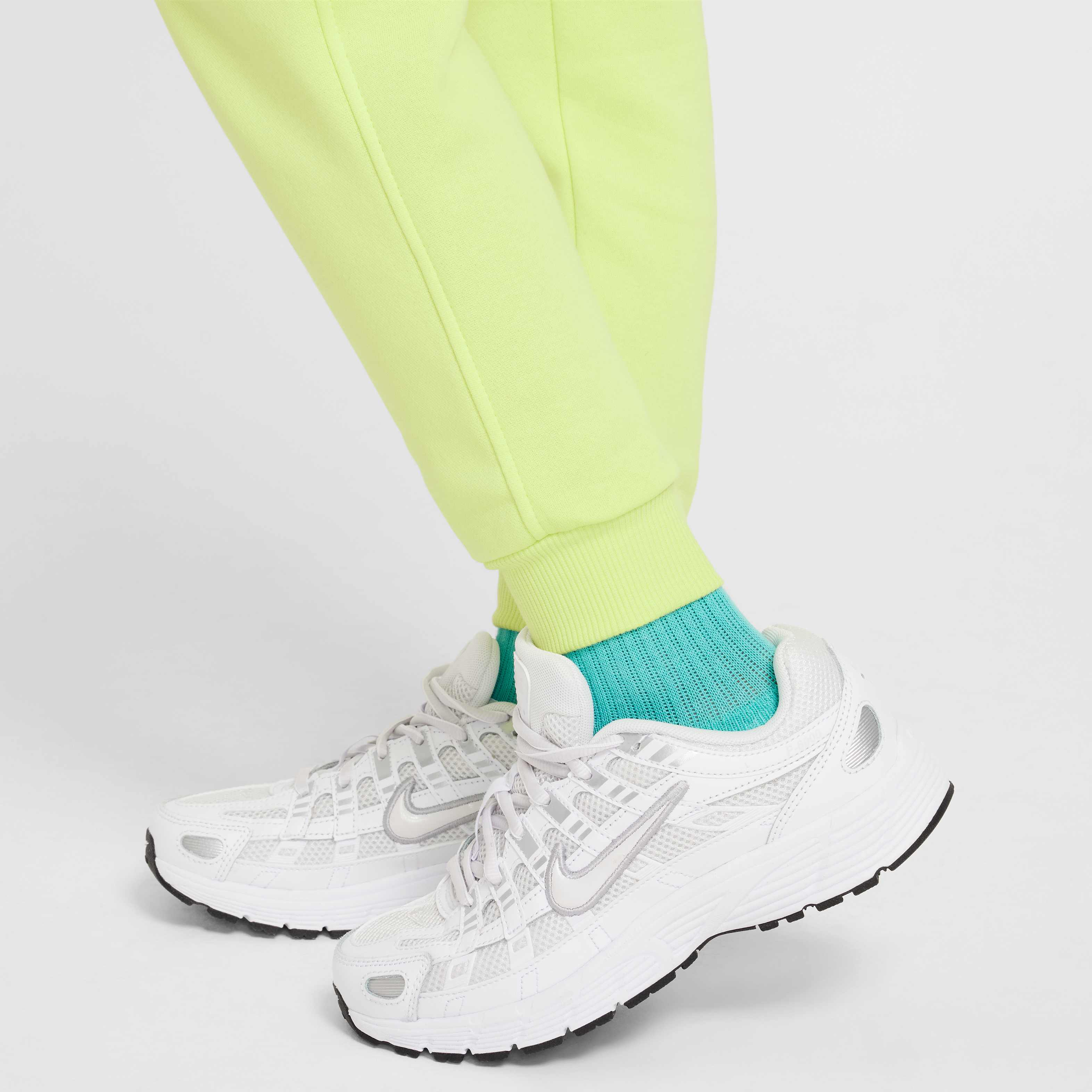 نايكي سبورتسوير كلوب فليس image number 4