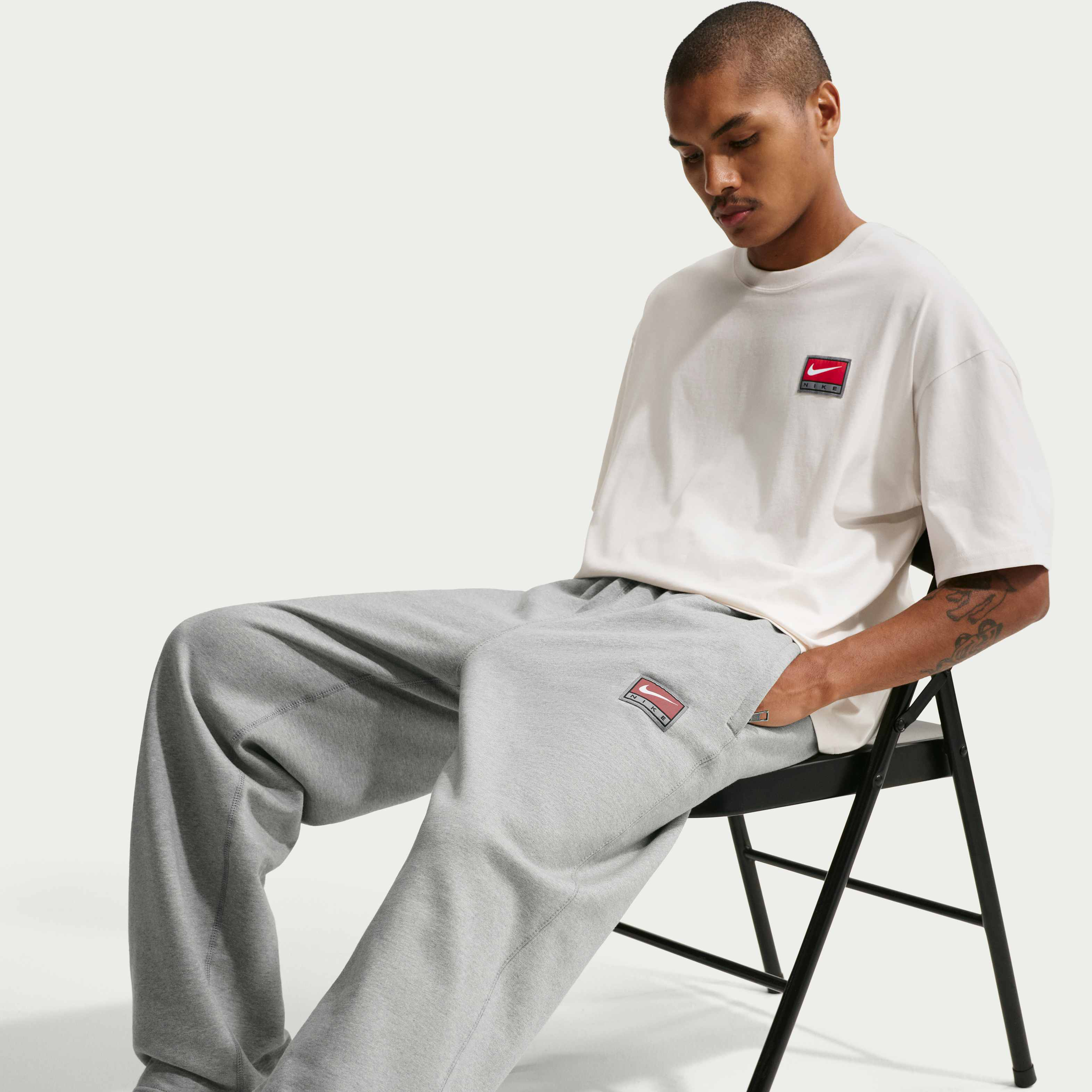 Nike Solo Swoosh image number 3