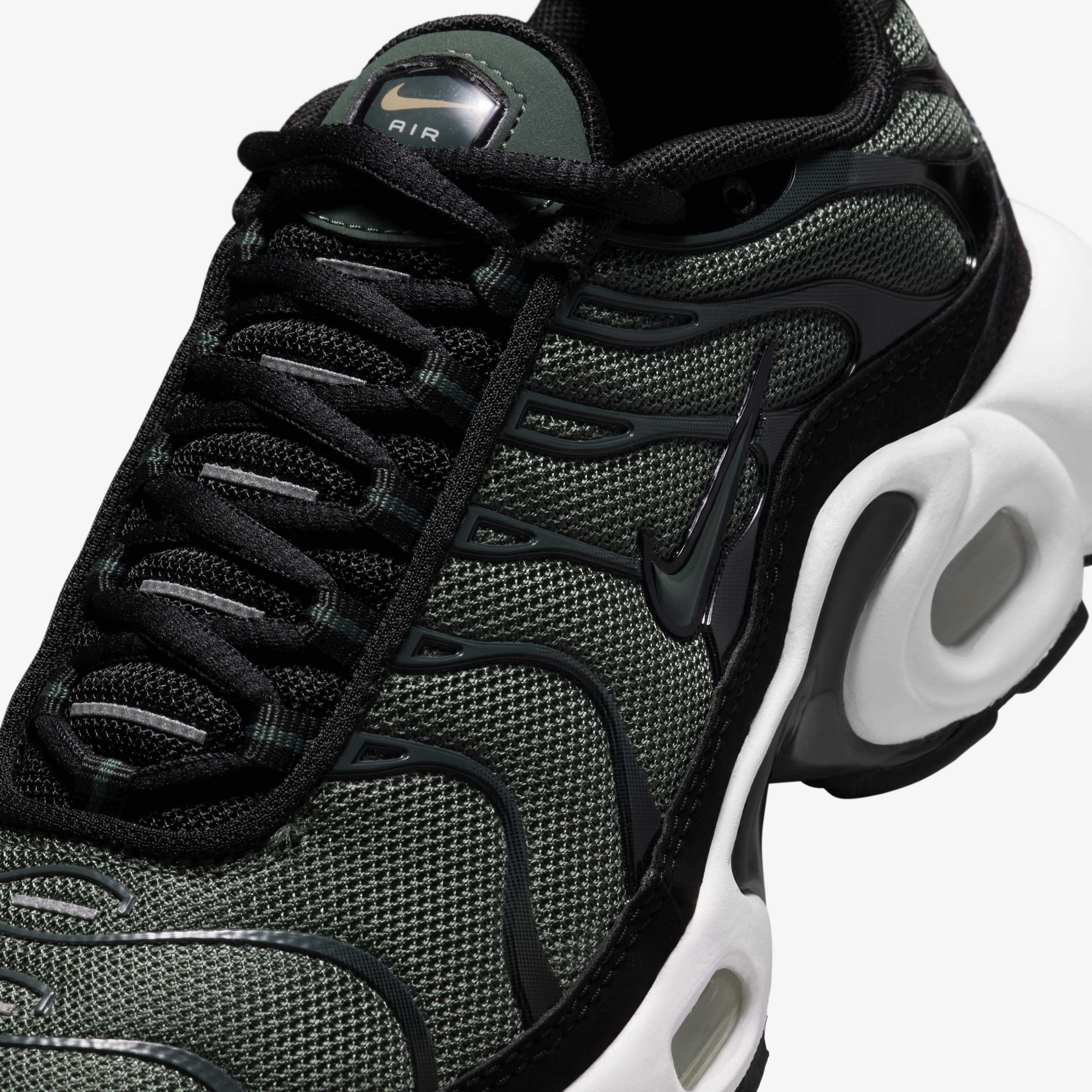 Buy Nike Air Max Plus Older Kids Shoes Nike Saudi Official