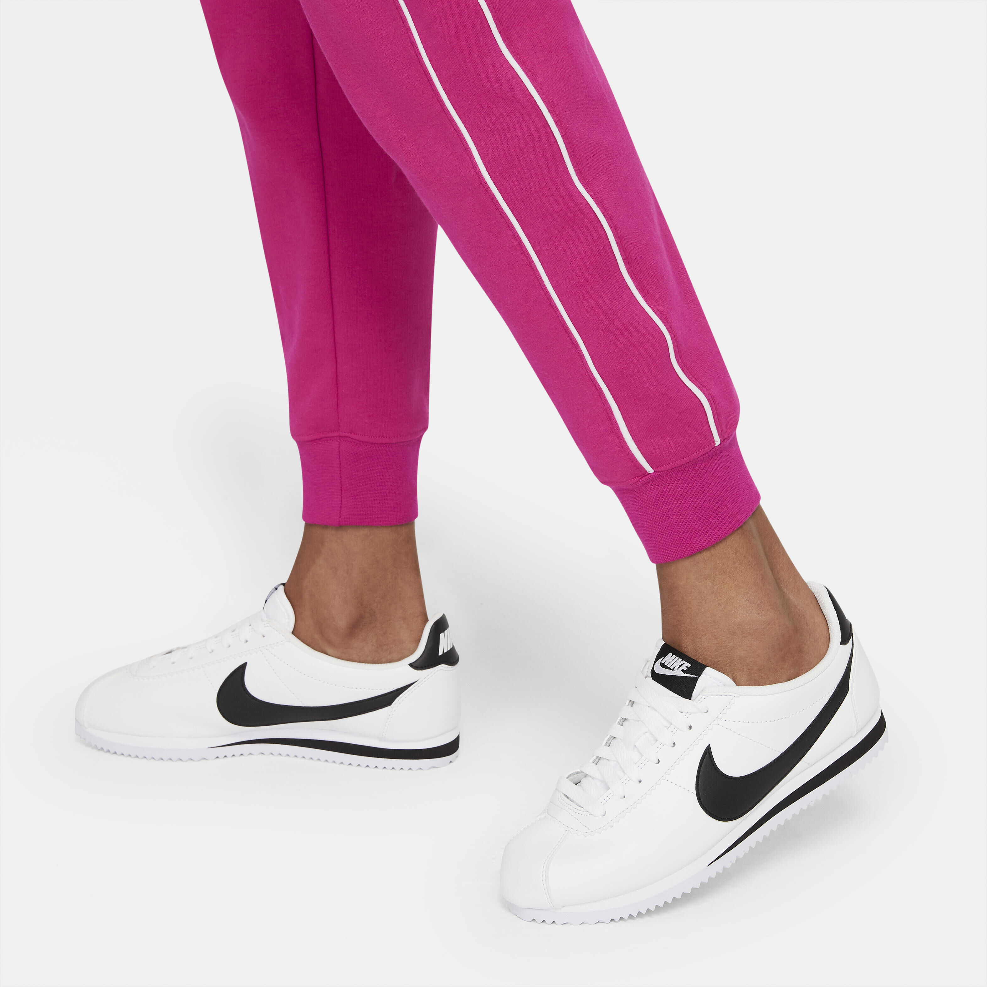 نايكي سبورتسوير image number 4