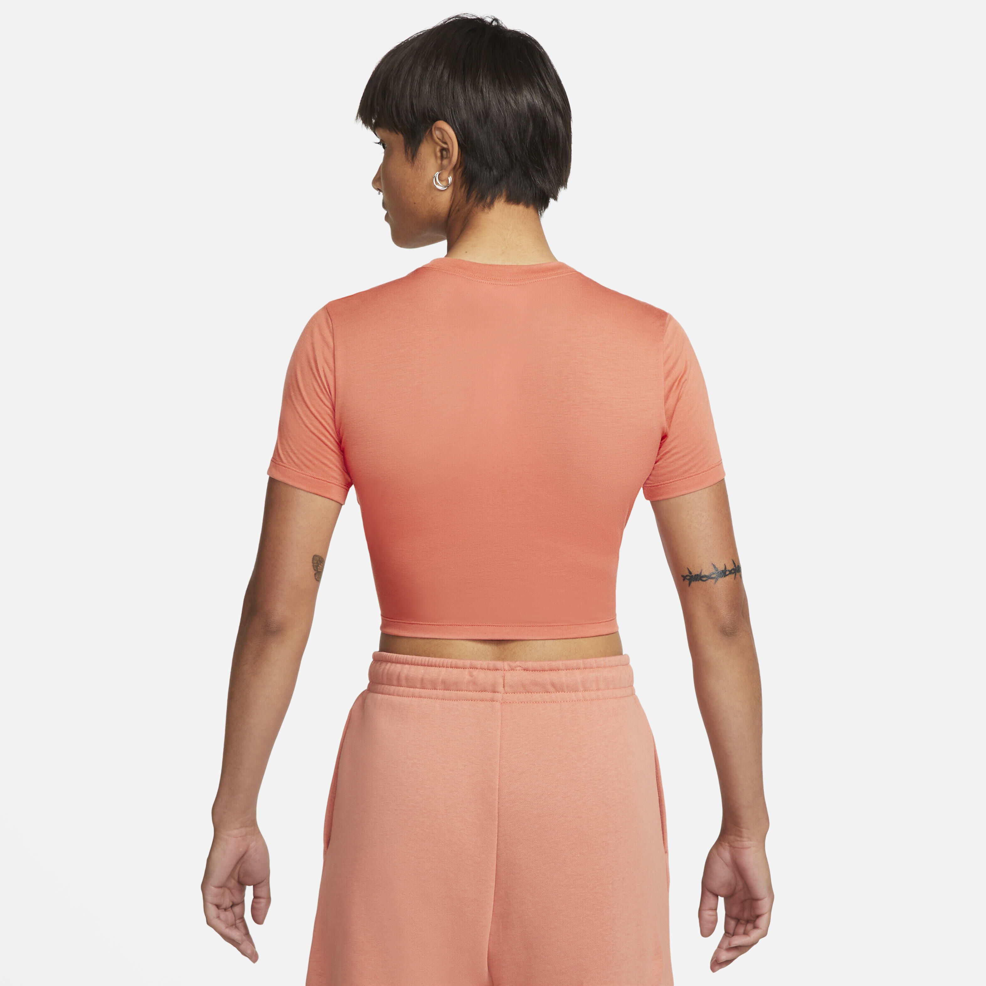 Nike Sportswear Essential image number 1