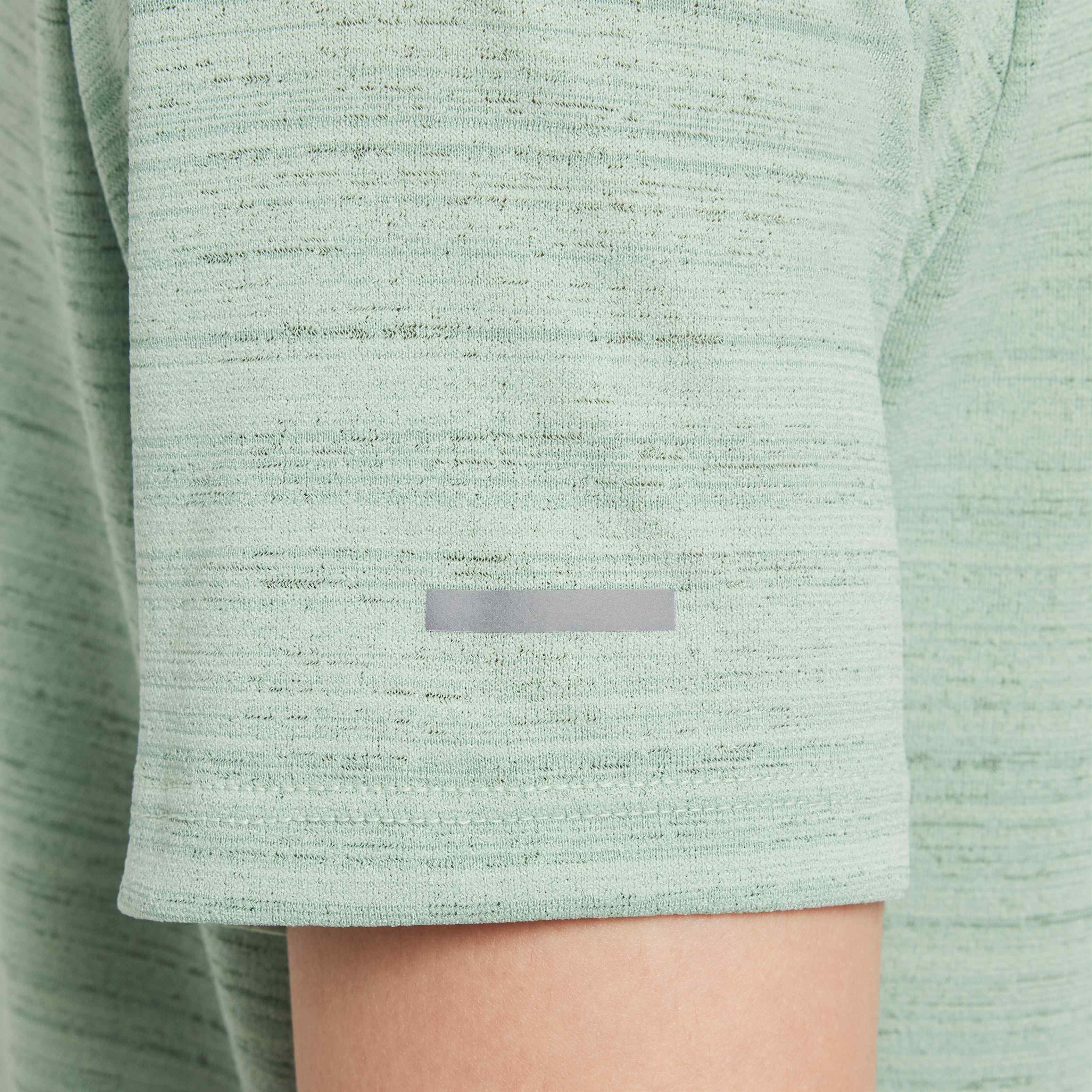 Nike Dri-FIT Miler image number 4