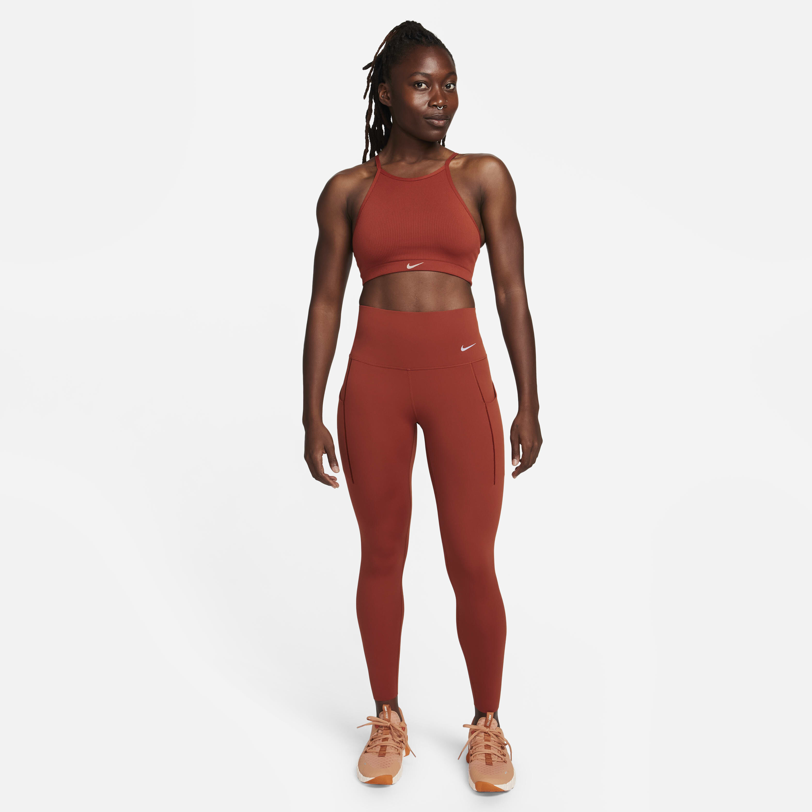 Nike Indy Seamless Ribbed image number 4
