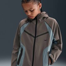 Nike Tech