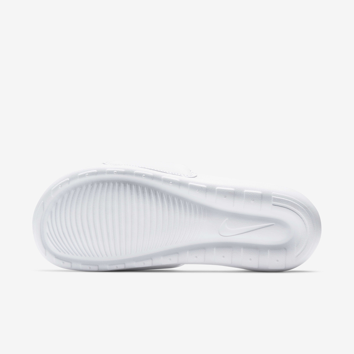 Nike Victori One image number 1 Nike Victori One image number 1