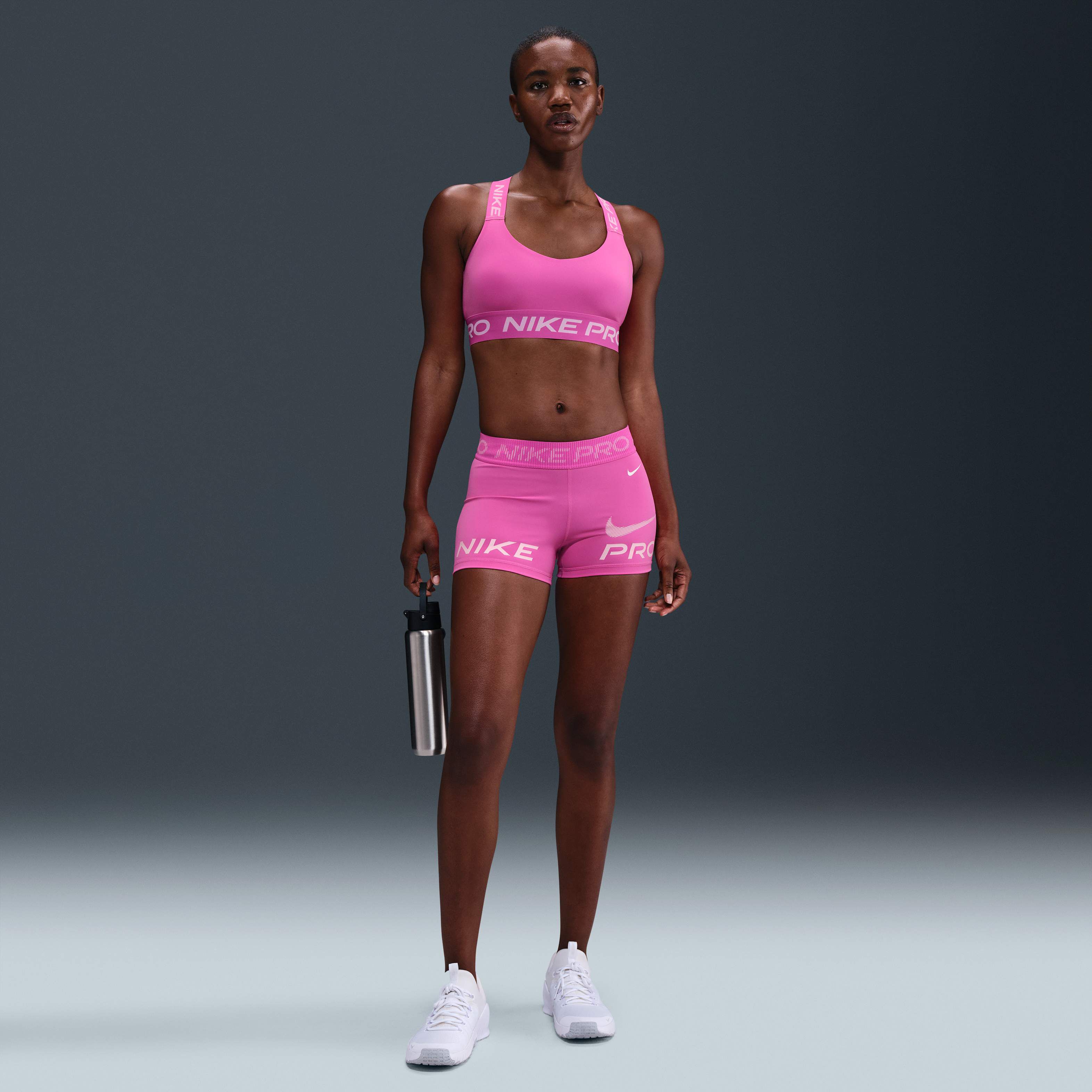Nike Pro image number 3