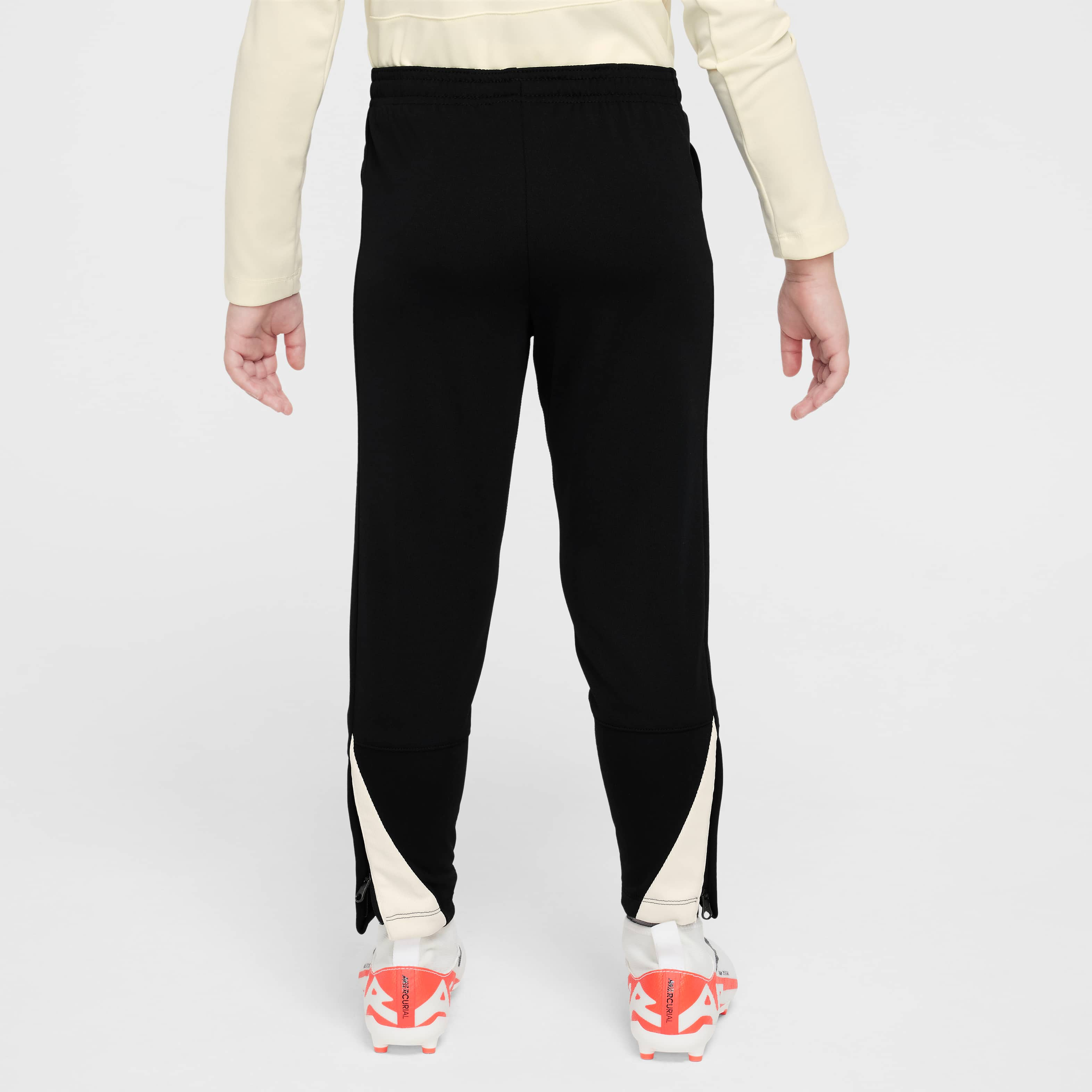 ليفربول أكاديمي برو أس اي image number 1