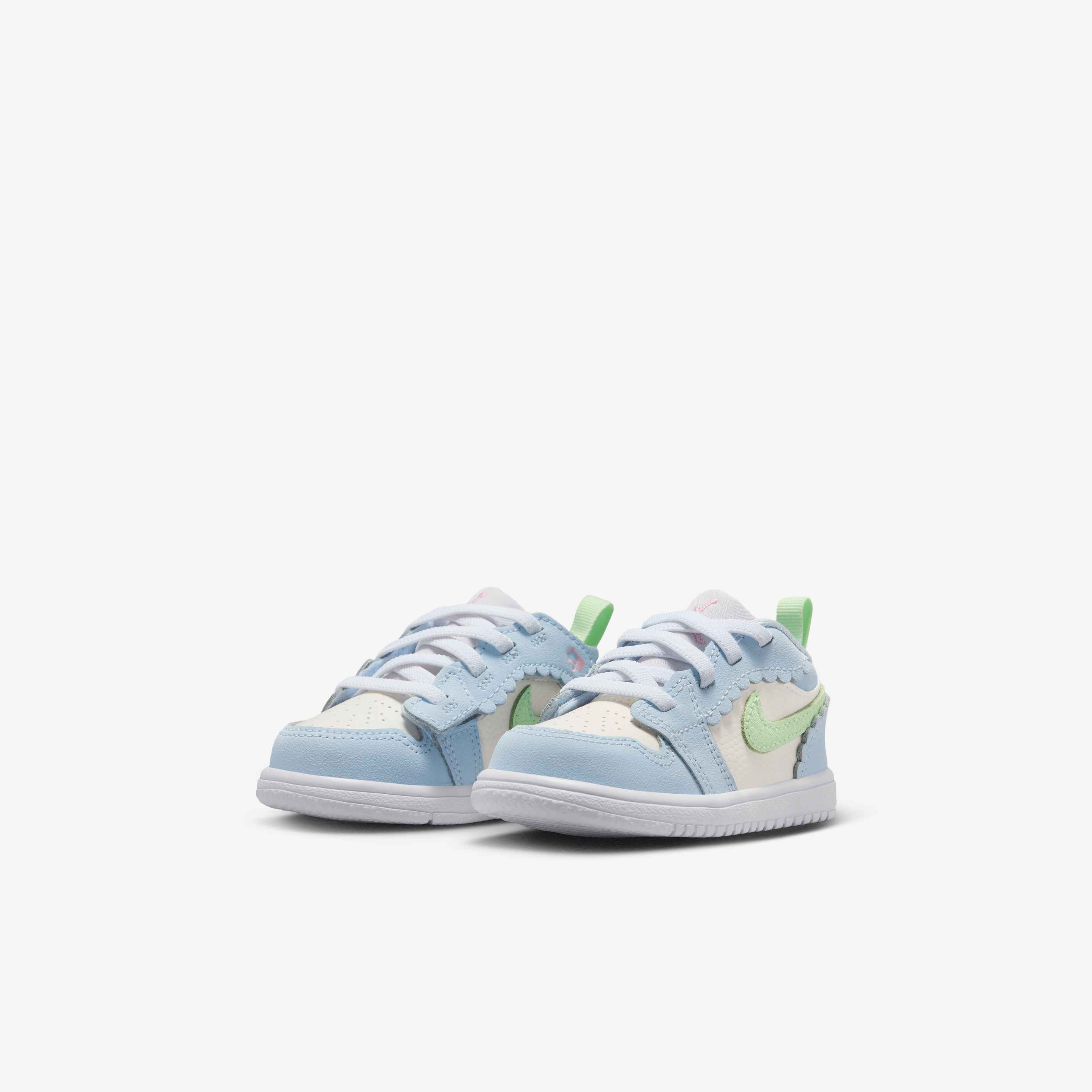 Jordan 1 Low Alt SE image number 4