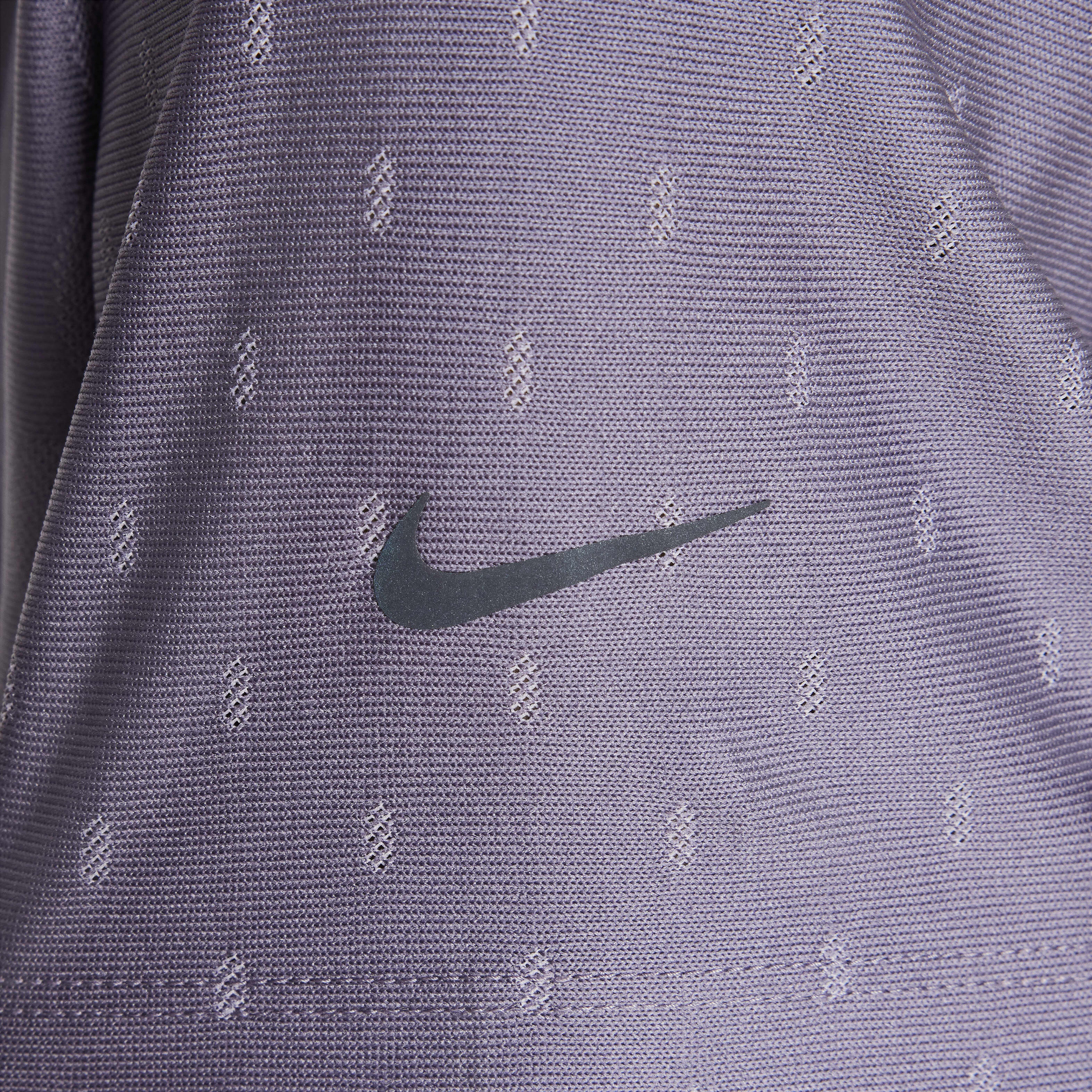 Nike image number 3