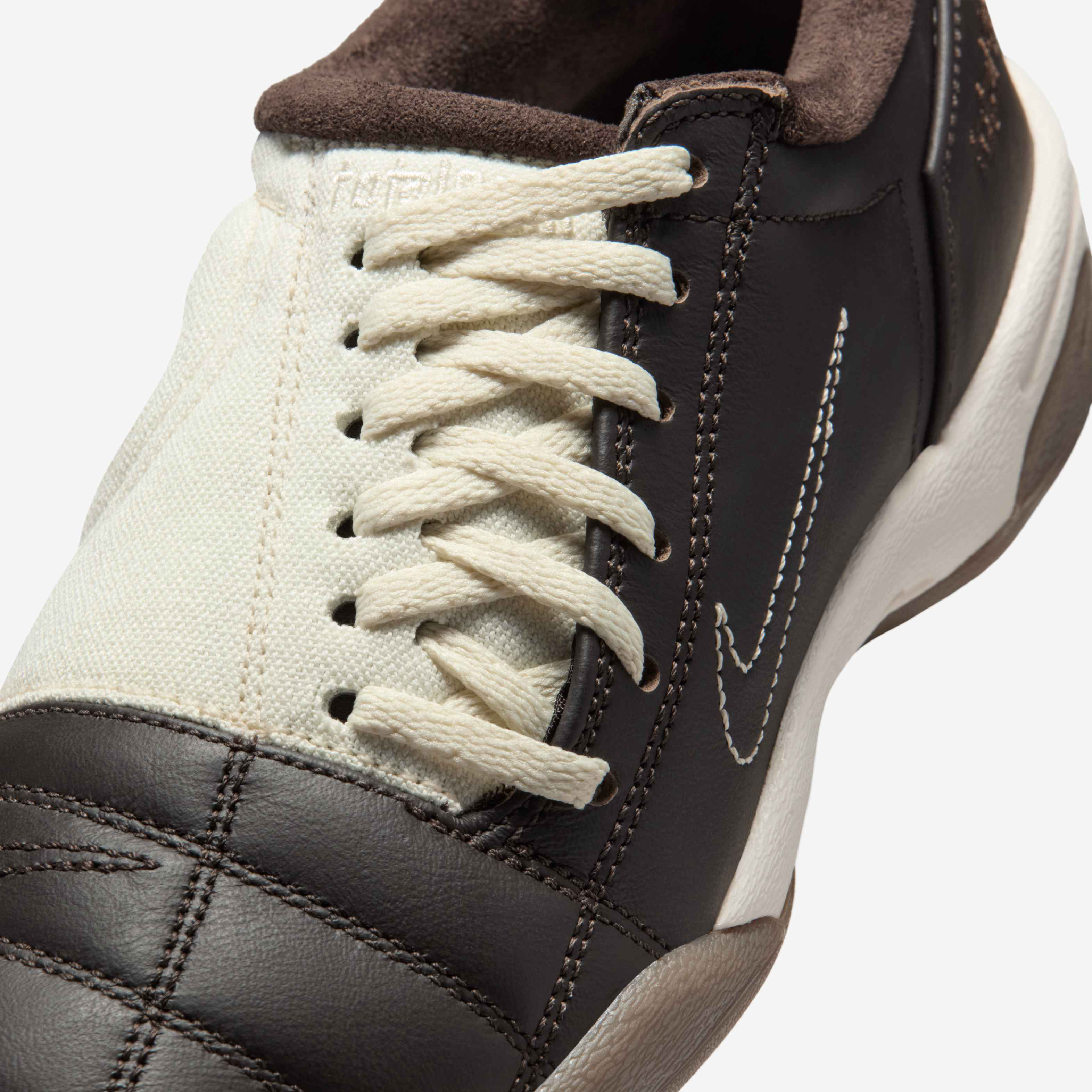 Nike Total90 image number 6