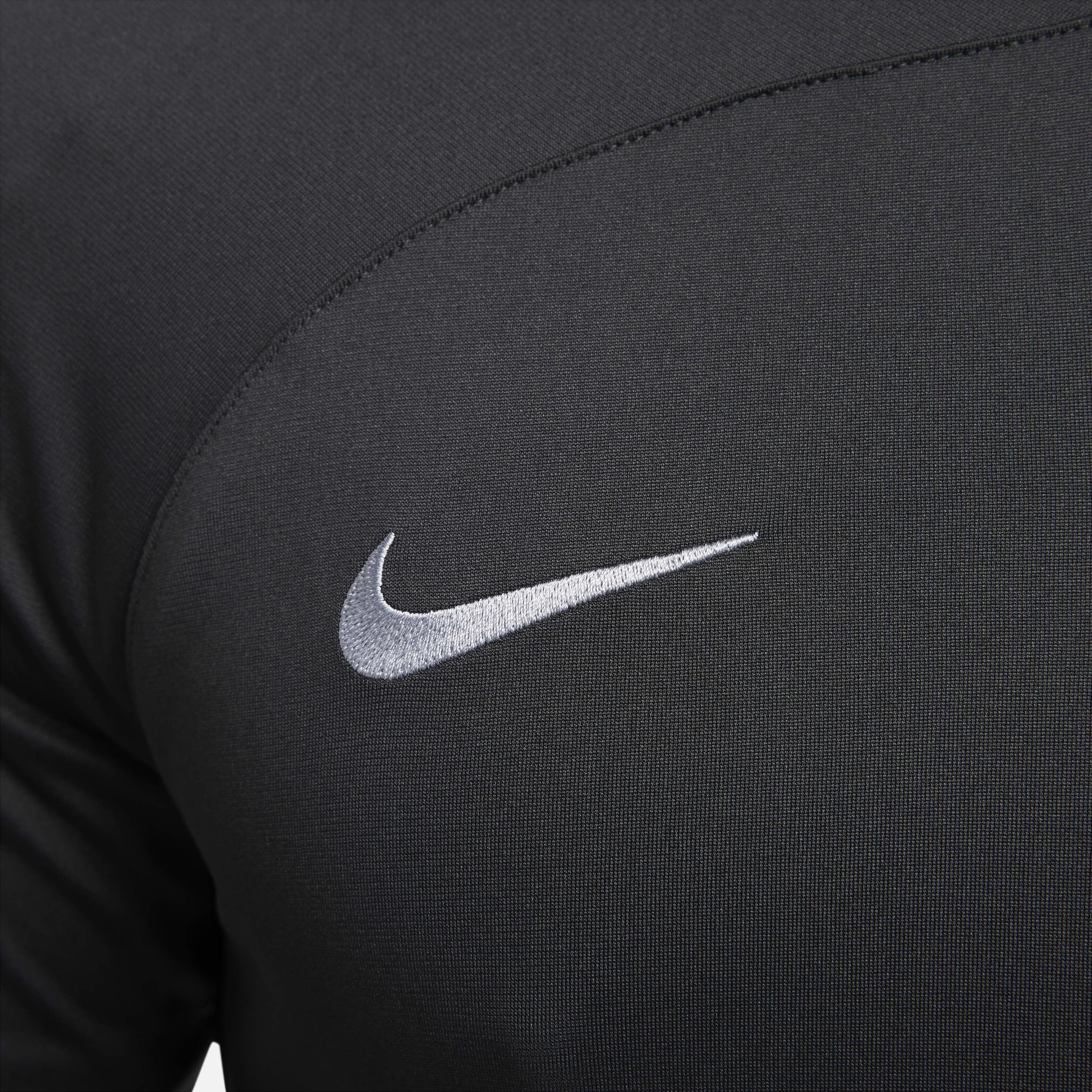 Liverpool F.C. Strike image number 3