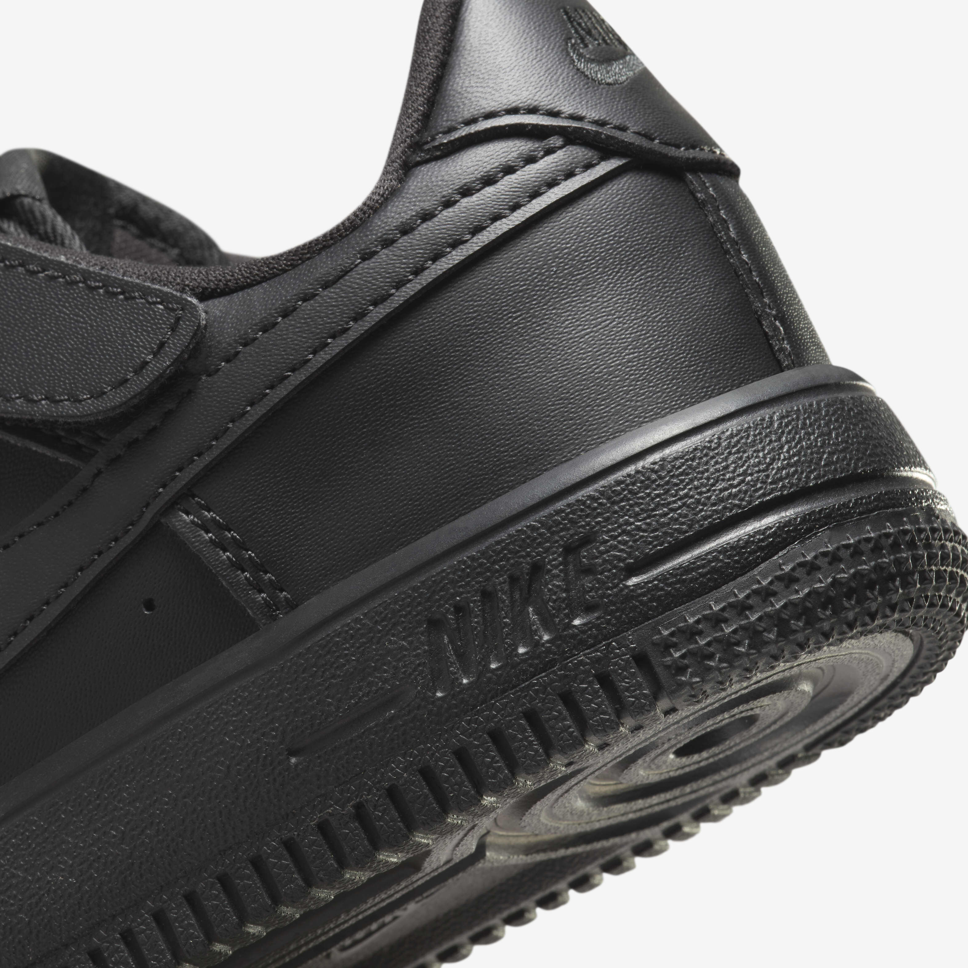 نايكي فورس 1 لو ايزي اون image number 7