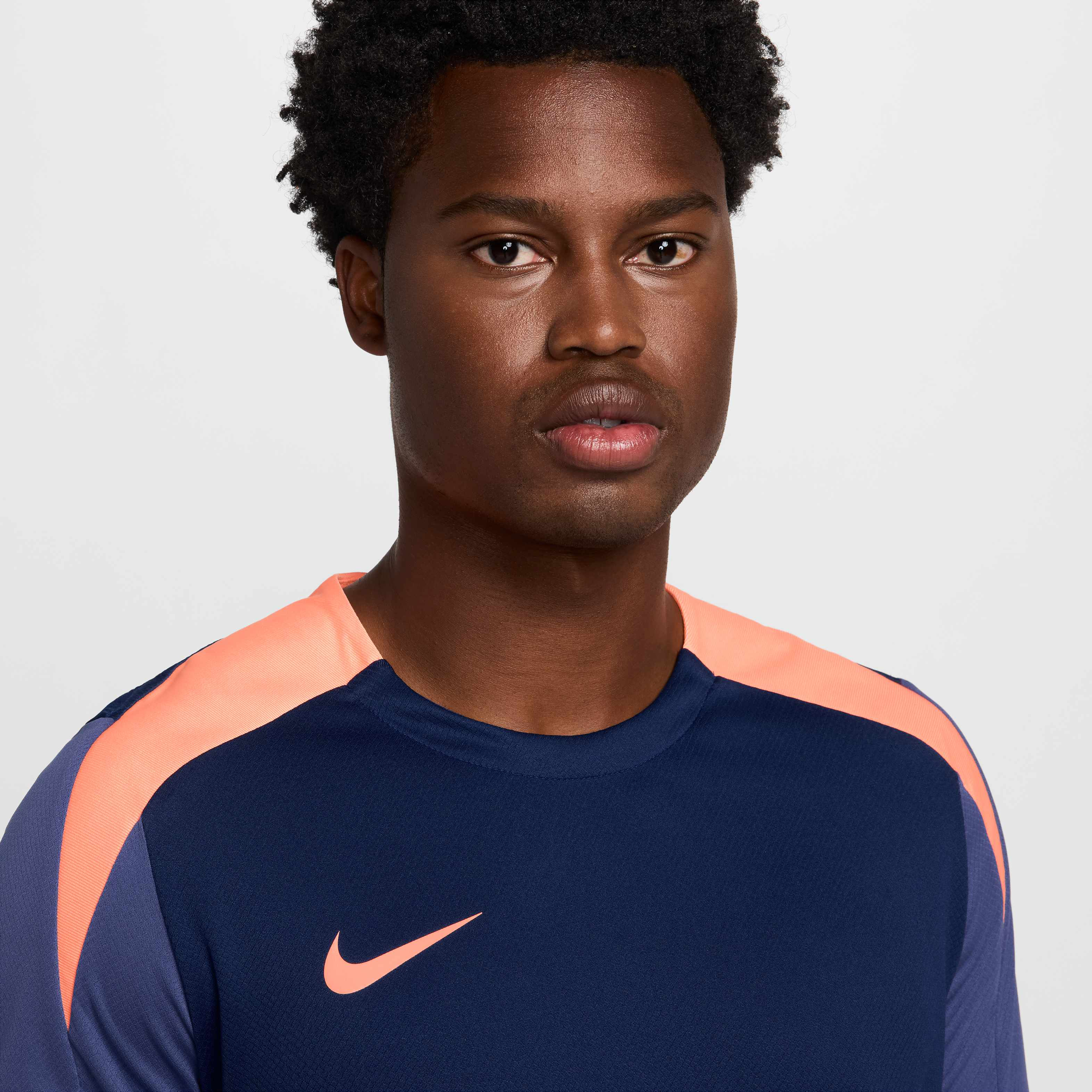 Nike Strike image number 2