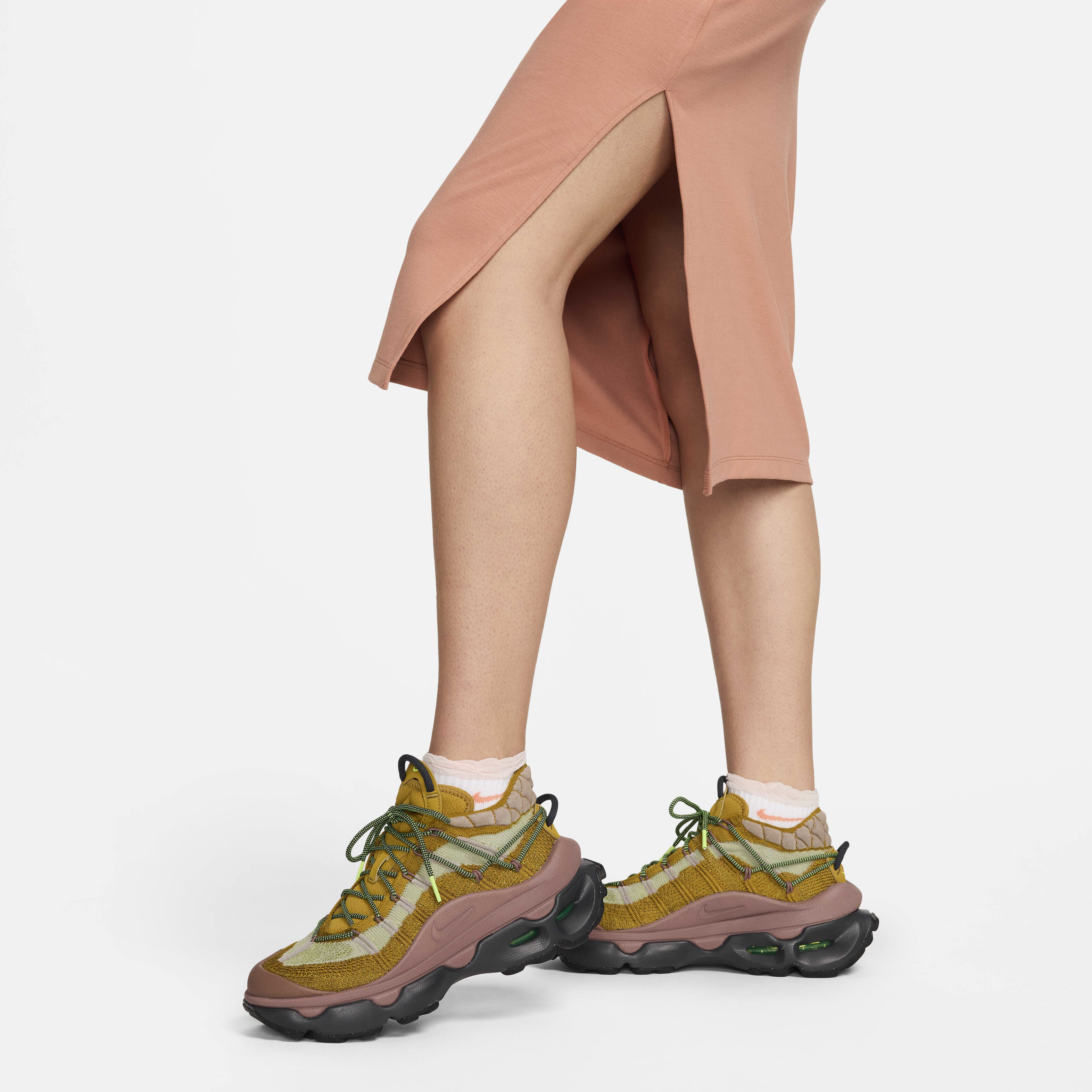 Nike Sportswear Essential image number 4