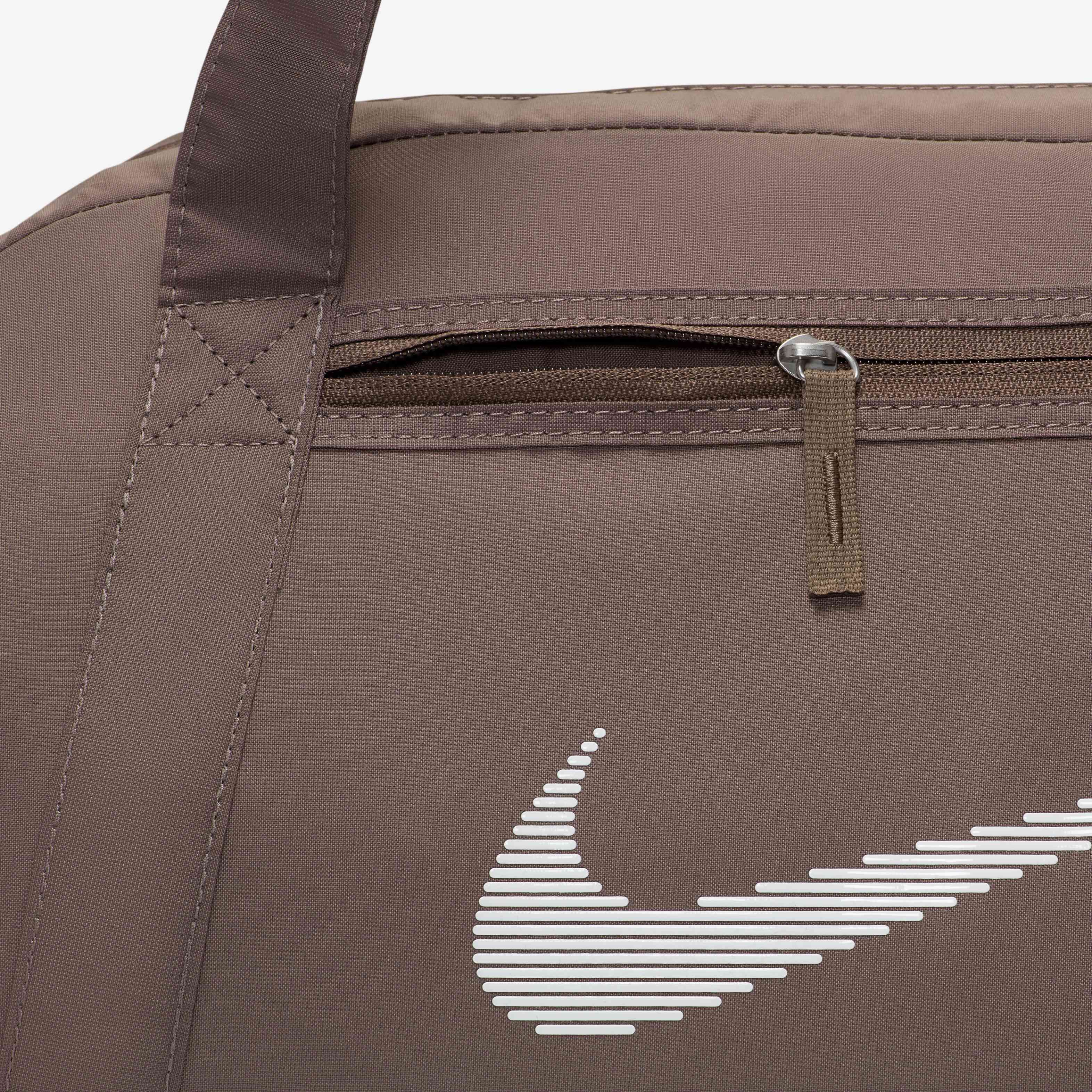 نايكي جيم كلوب image number 5