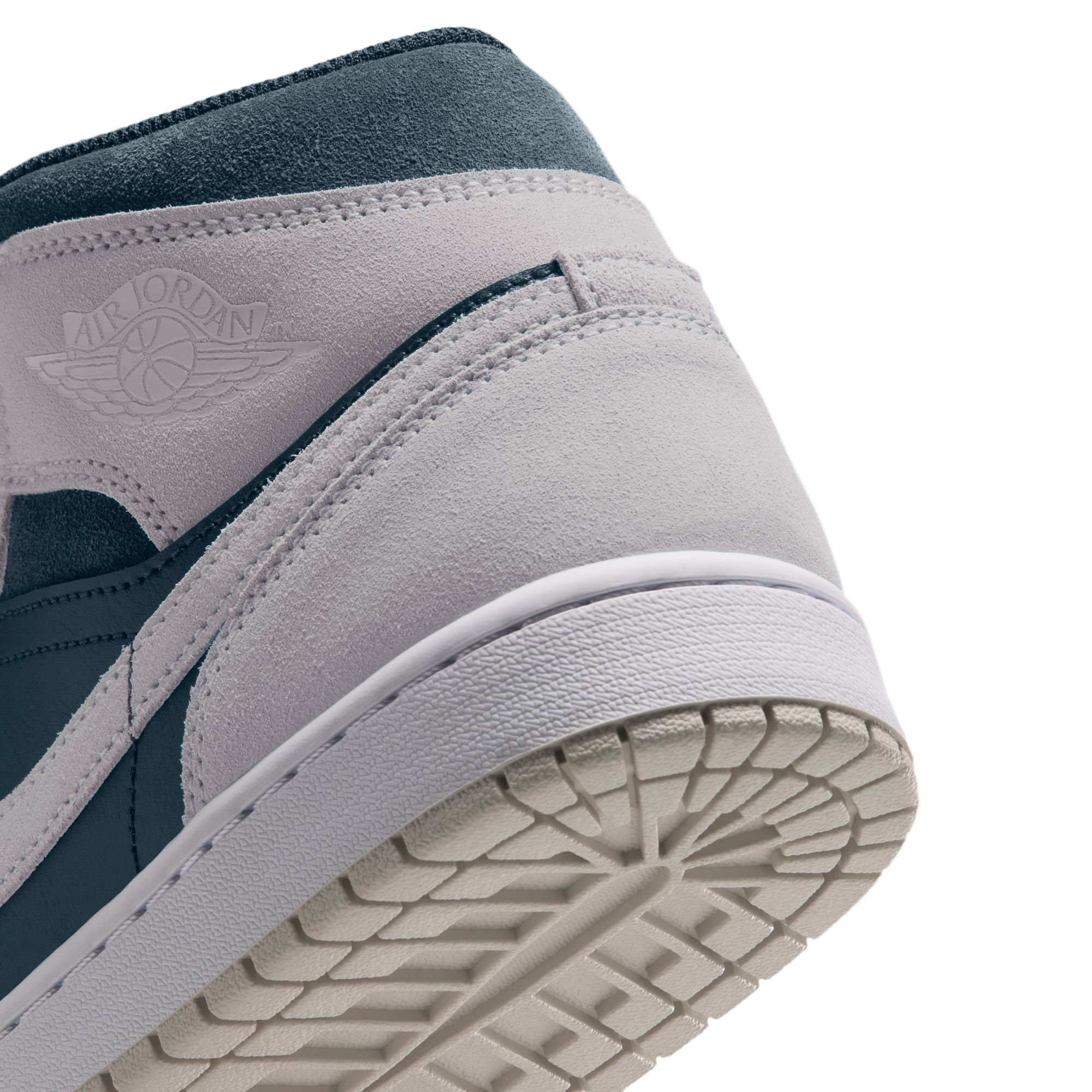 Air Jordan 1 Mid image number 10