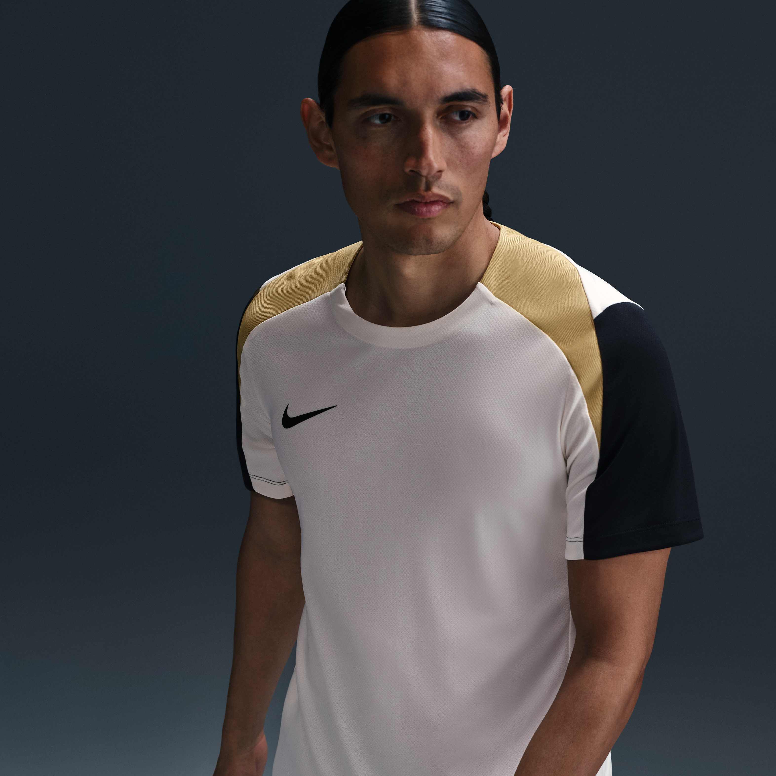 Nike Strike image number 5