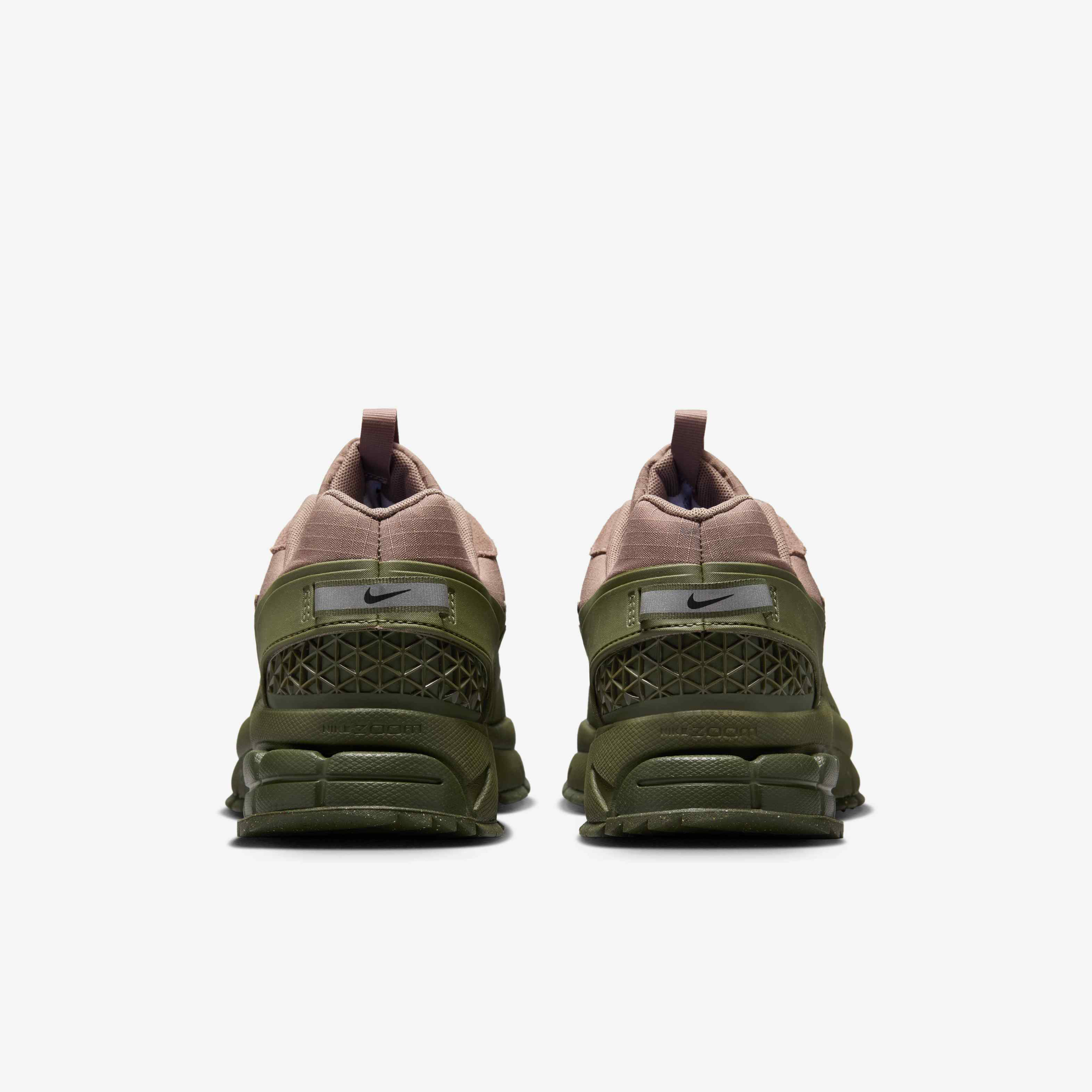 ★NIKE★ Zoom Vomero Rom M Mink Brown Medium Olive Cargo Kha The Nike Zoom Vomero 5 Roam Mink Brown Medium Olive is