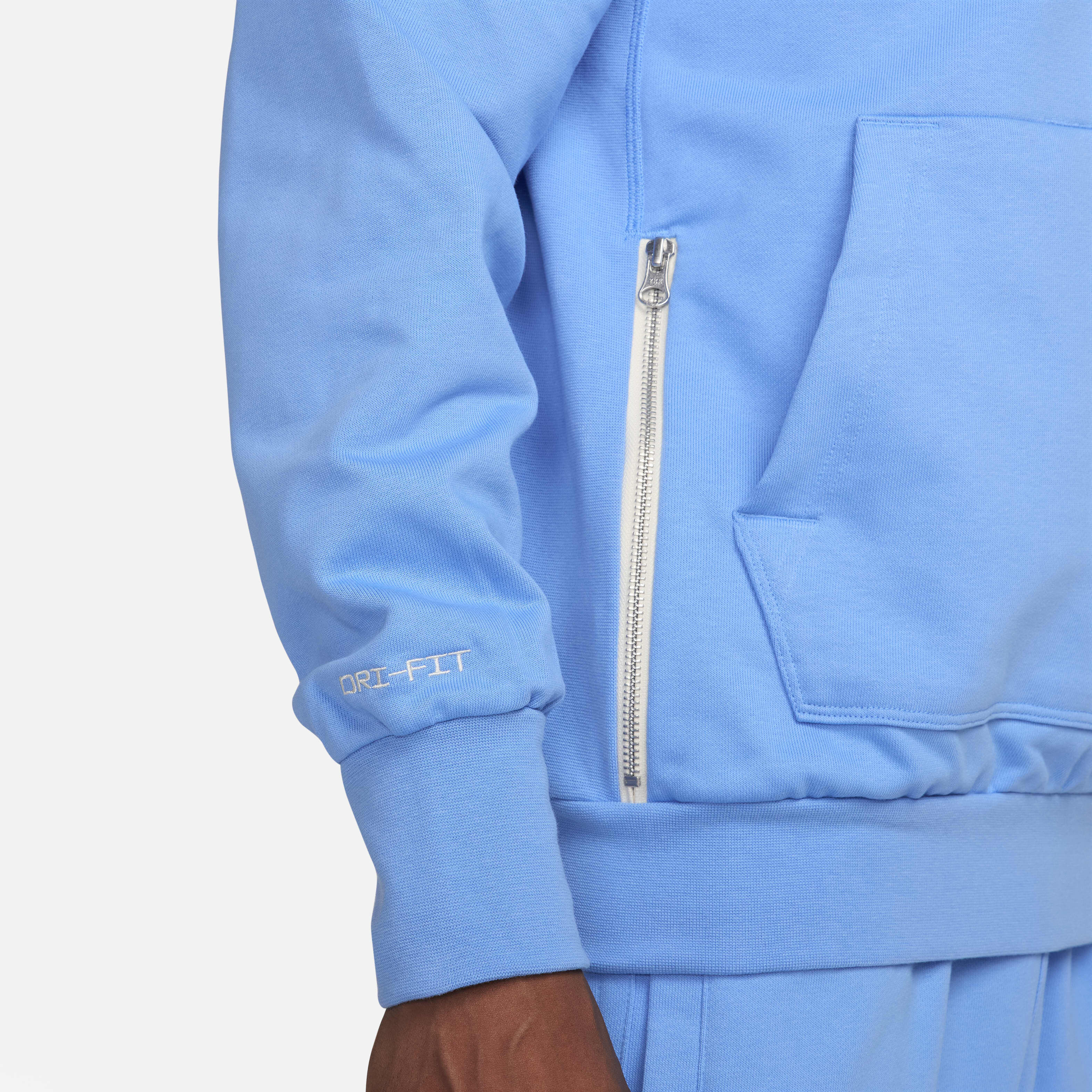 Nike Standard Issue image number 7