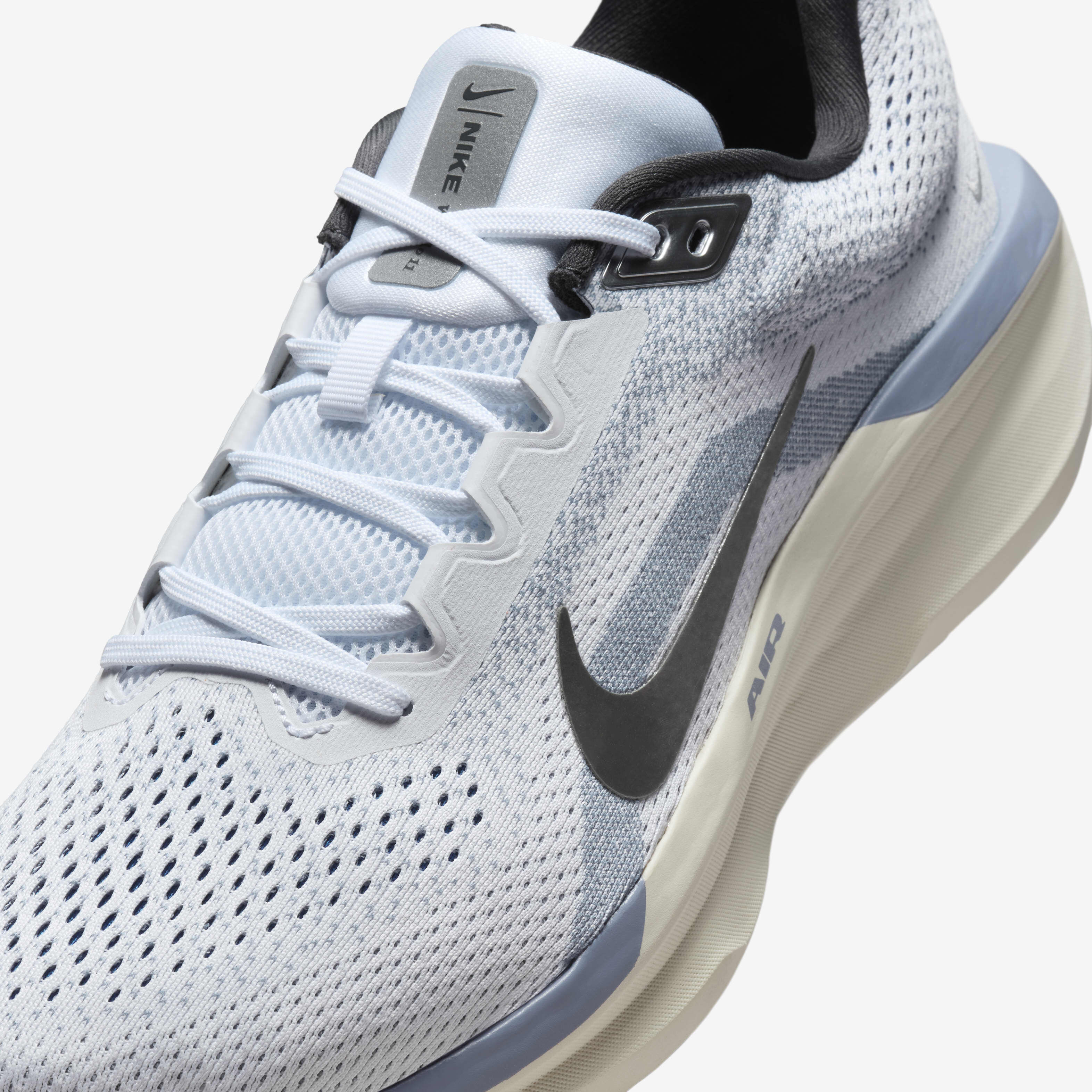 Nike air zoom vomero 11 men's running shoe clearance