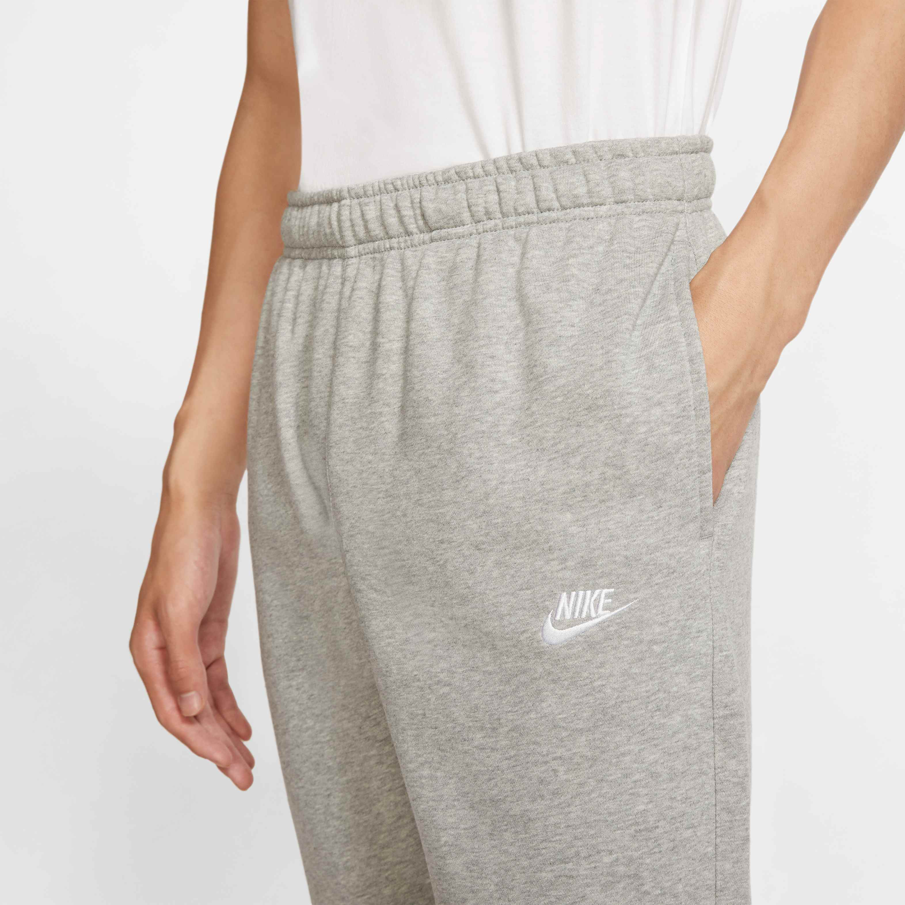 Nike Sportswear Club image number 2