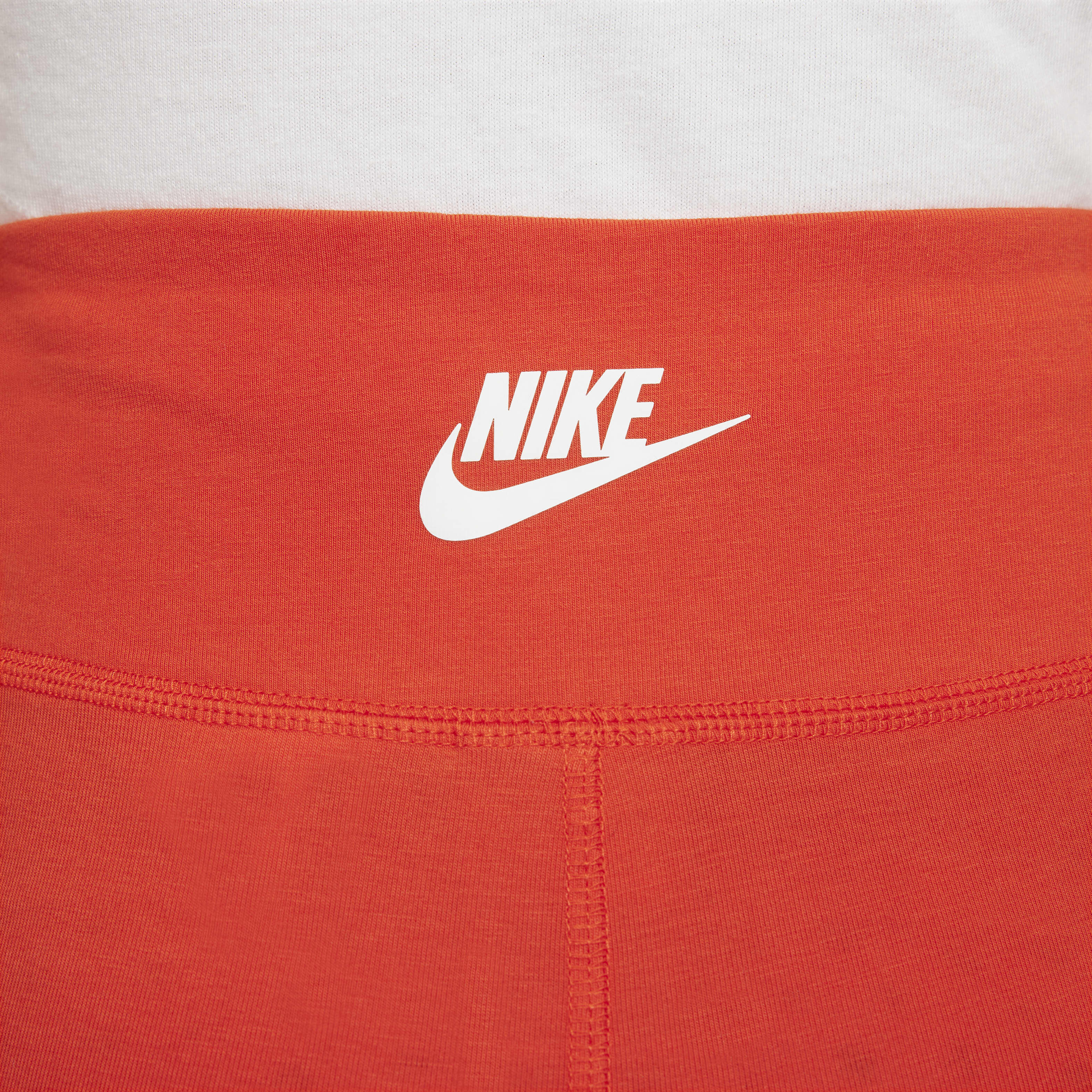 Nike Sportswear Favourites image number 2