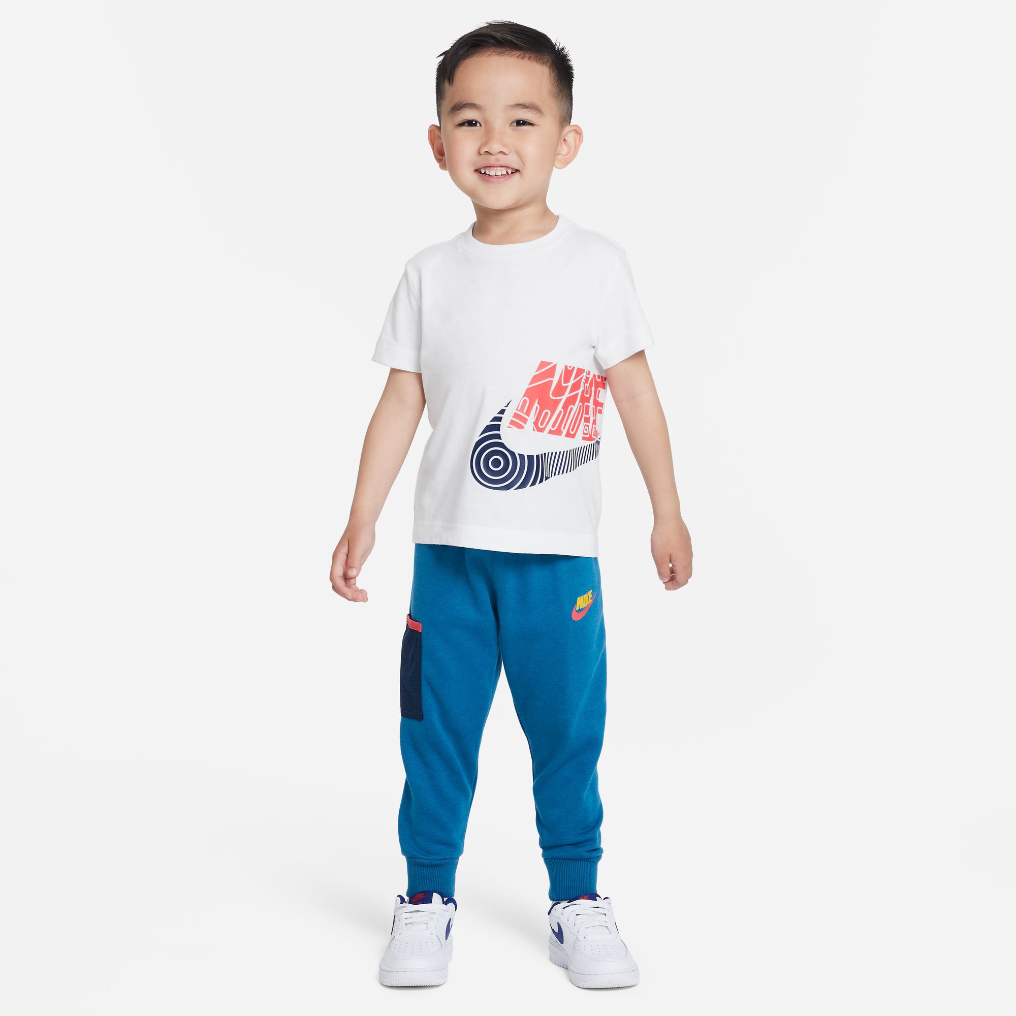 طقم بنطال نايكي سبورتسوير تريند تريكير فرينش تيري image number 0