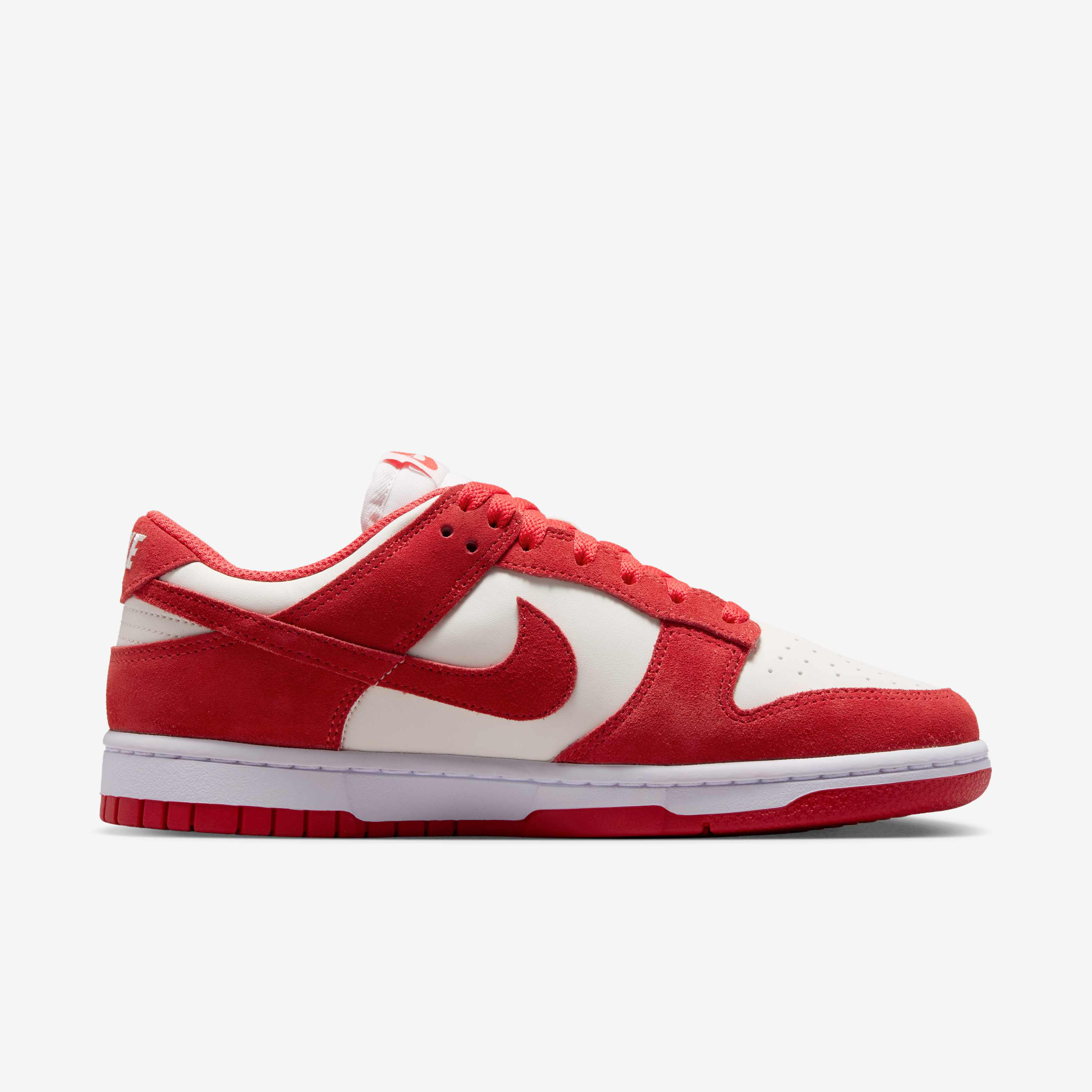 Nike Dunk Low Suede image number 2