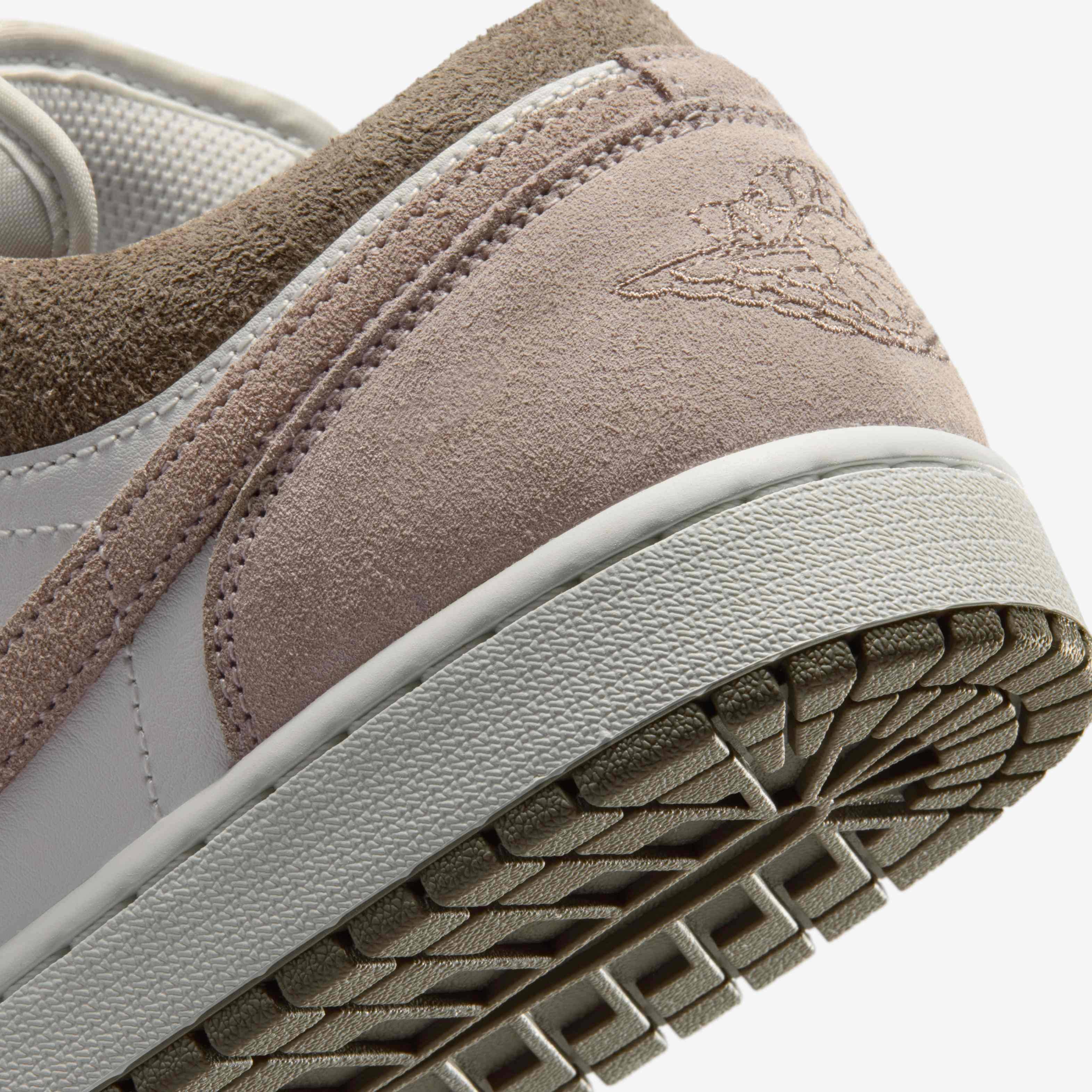 Air Jordan 1 Low image number 7