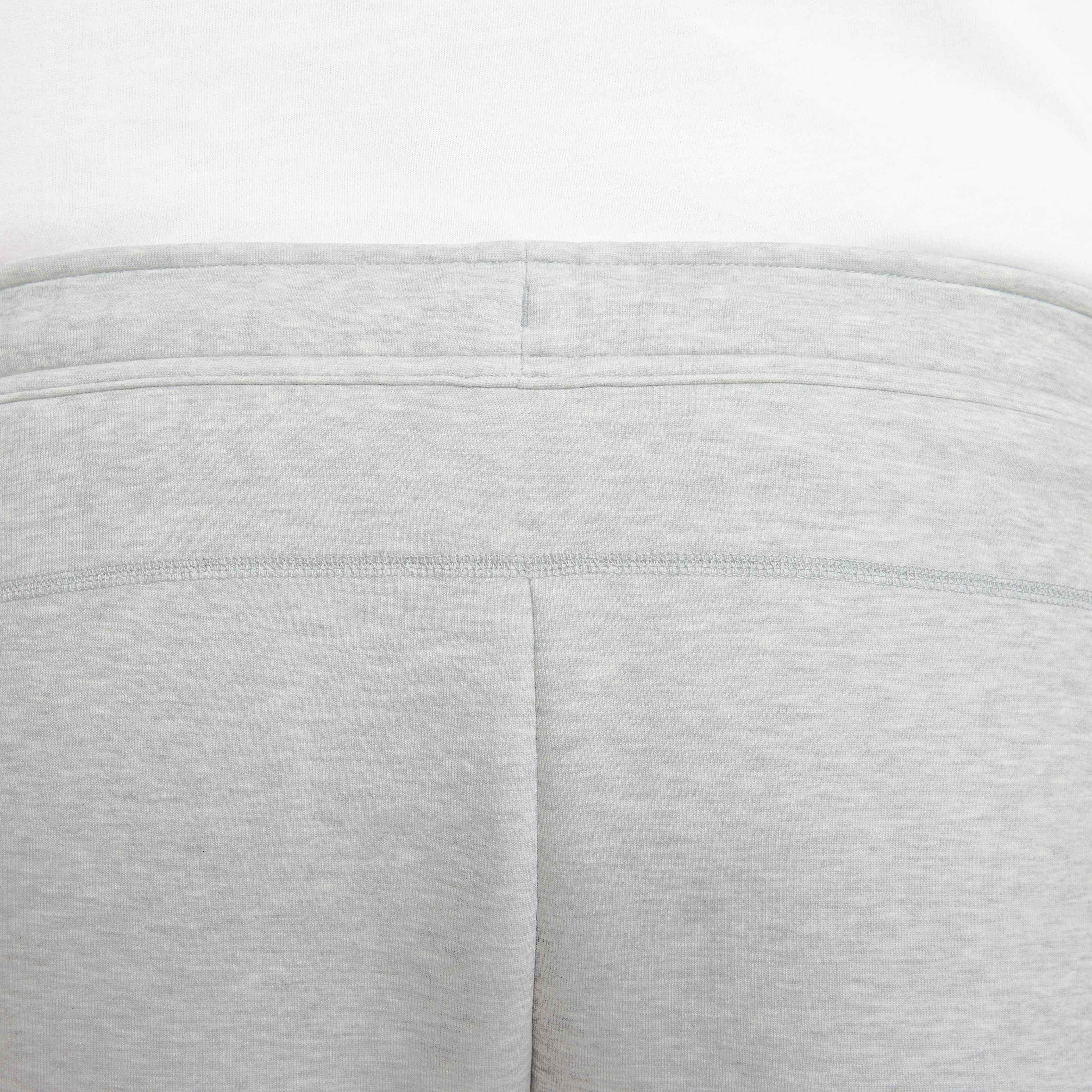 Nike Sportswear Tech Fleece image number 18