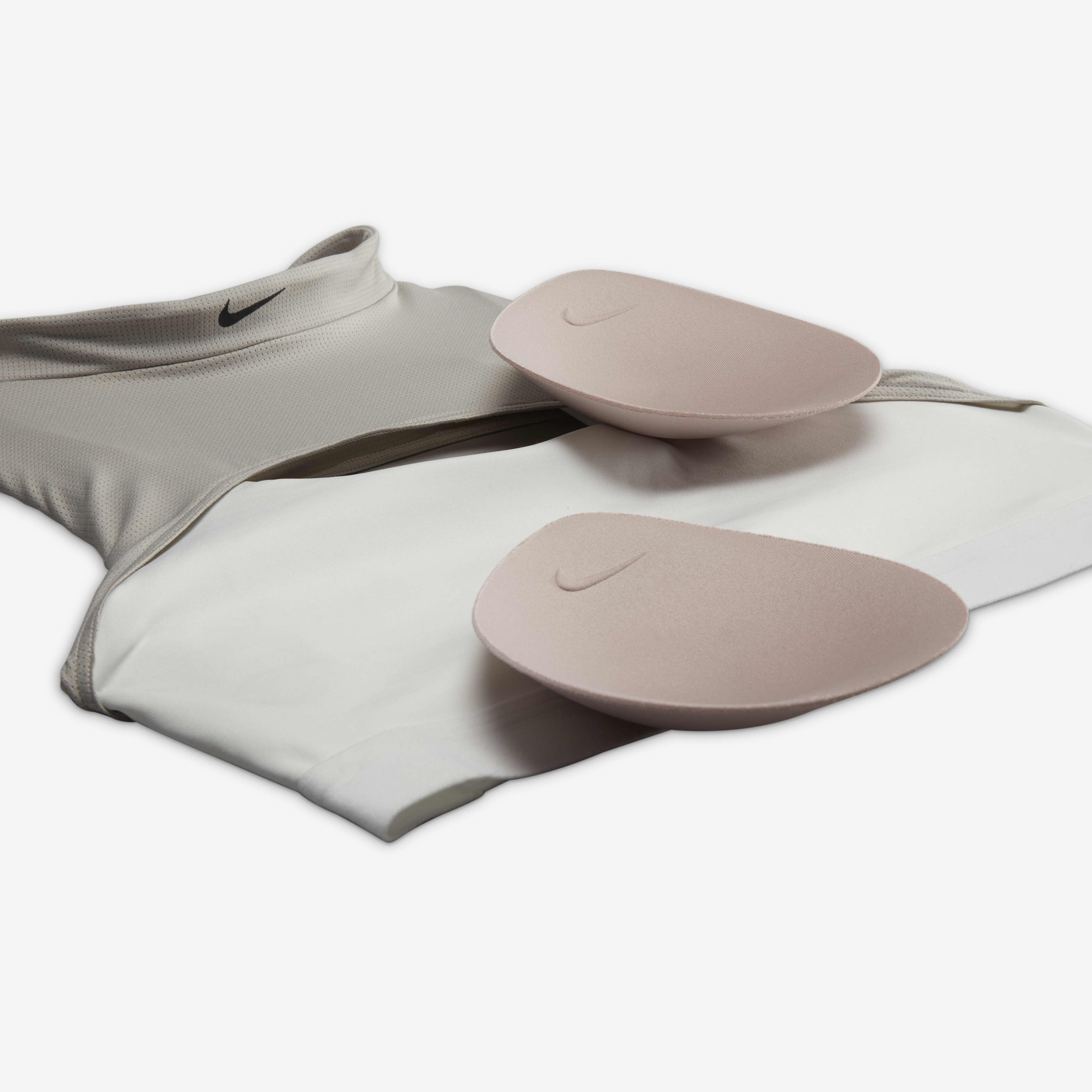 Nike Indy Mini Mock-neck image number 3