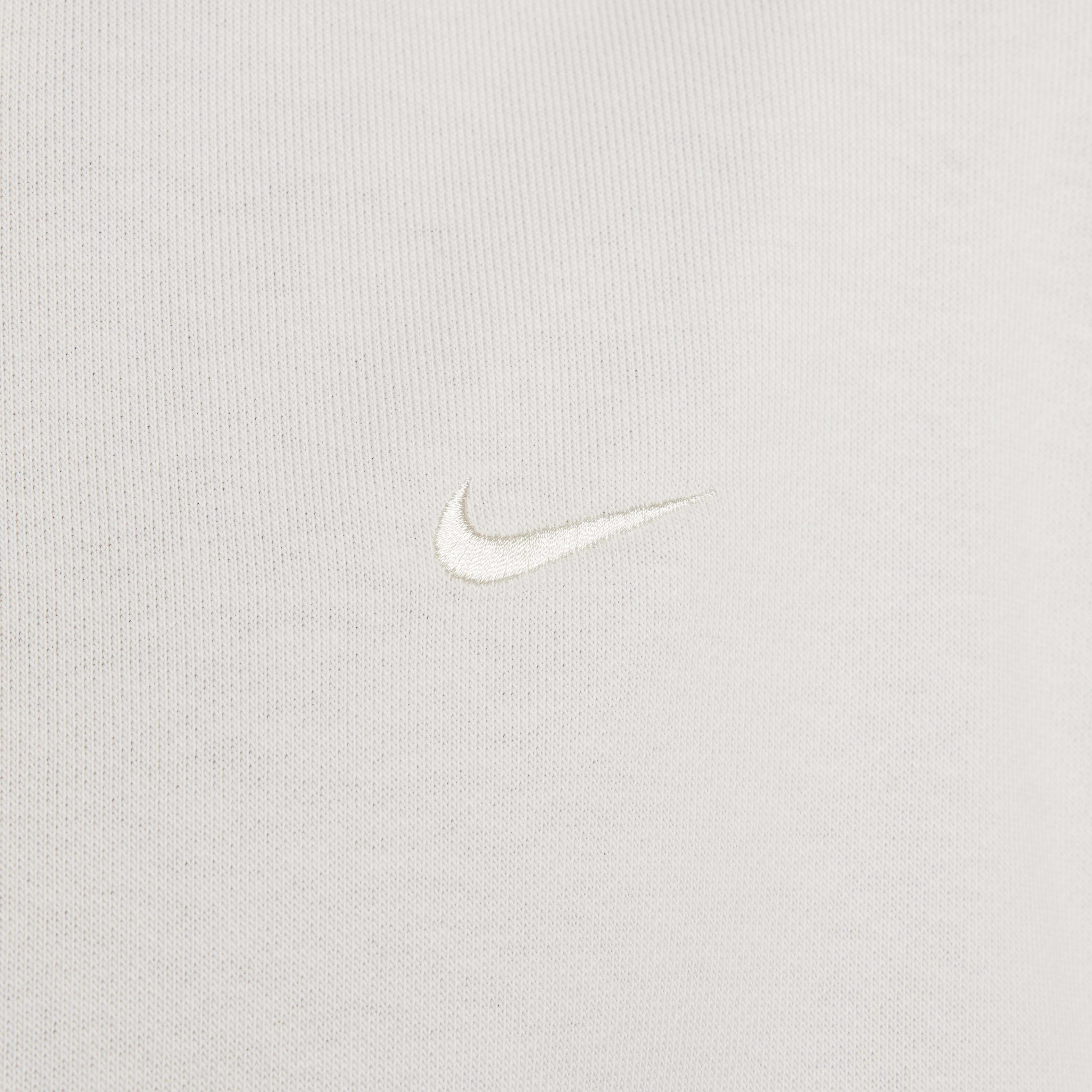 Nike Standard Issue image number 3