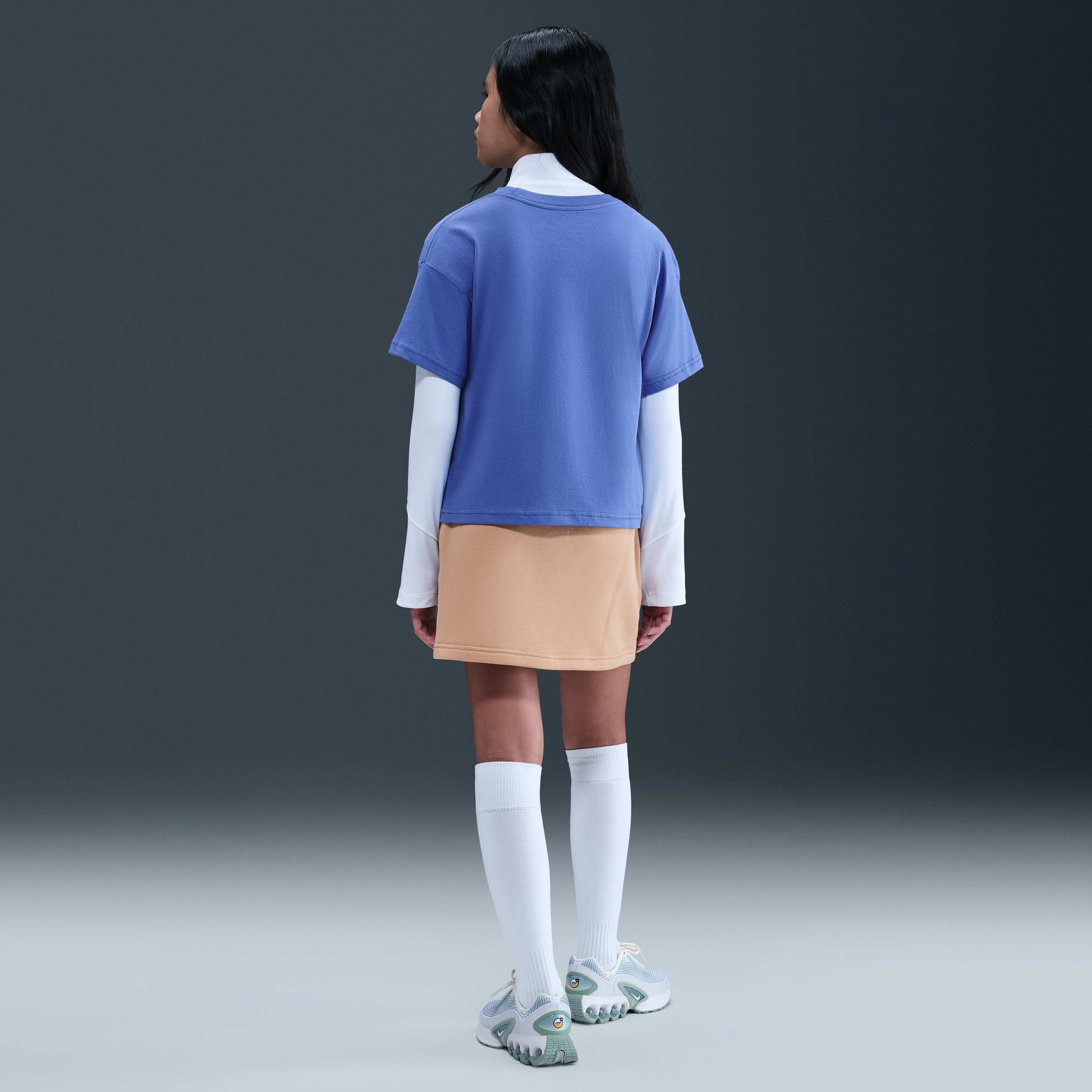 Nike Sportswear Essential image number 4