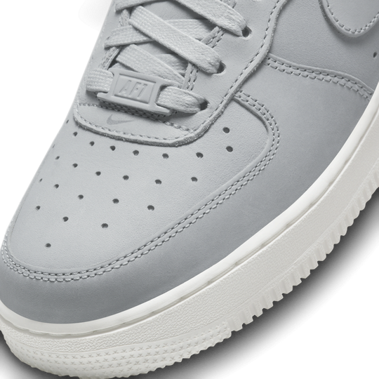 Nike women's air force top 1 low wolf grey/white