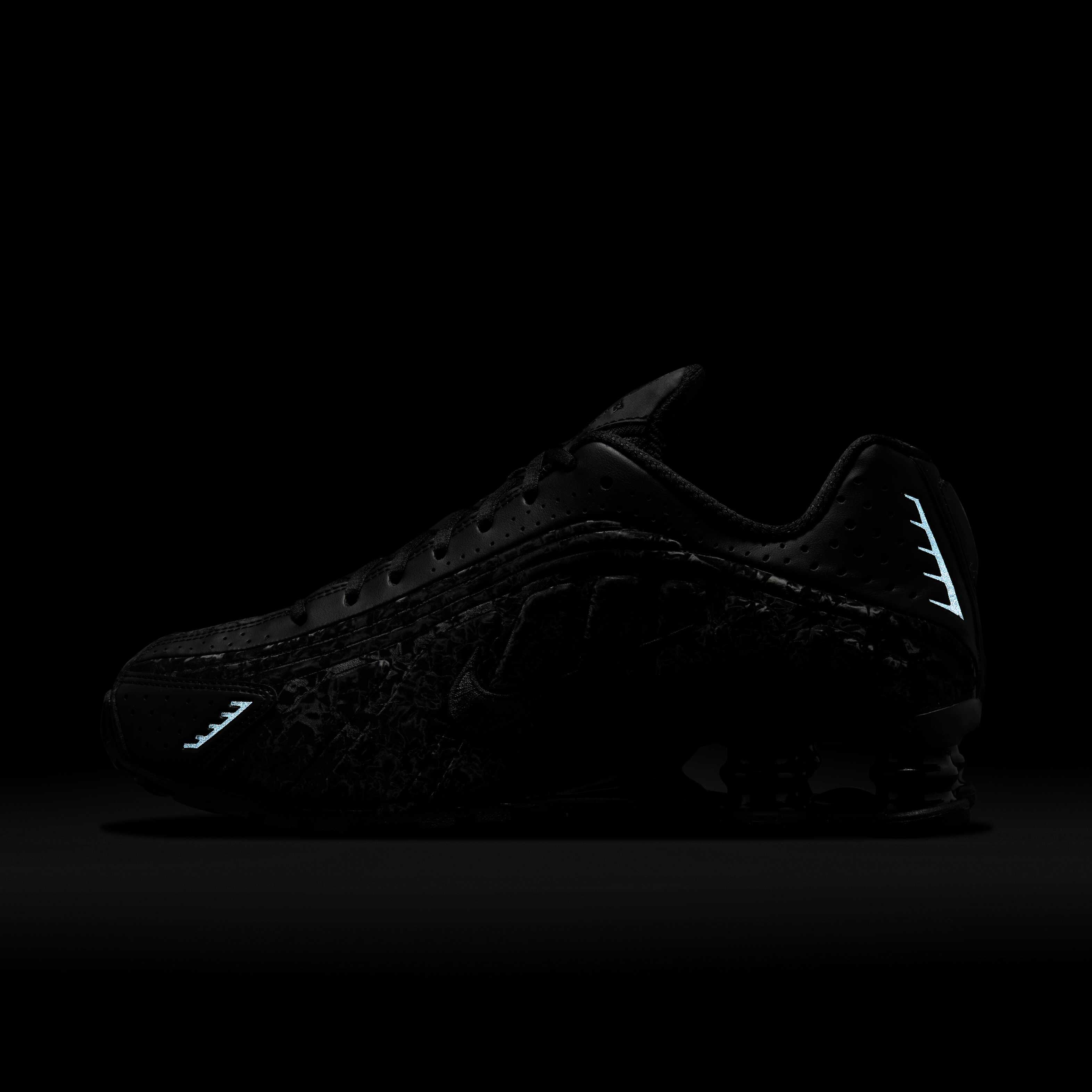 Buy Nike Shox R4 Women's Shoes - Black/Dark Smoke Grey