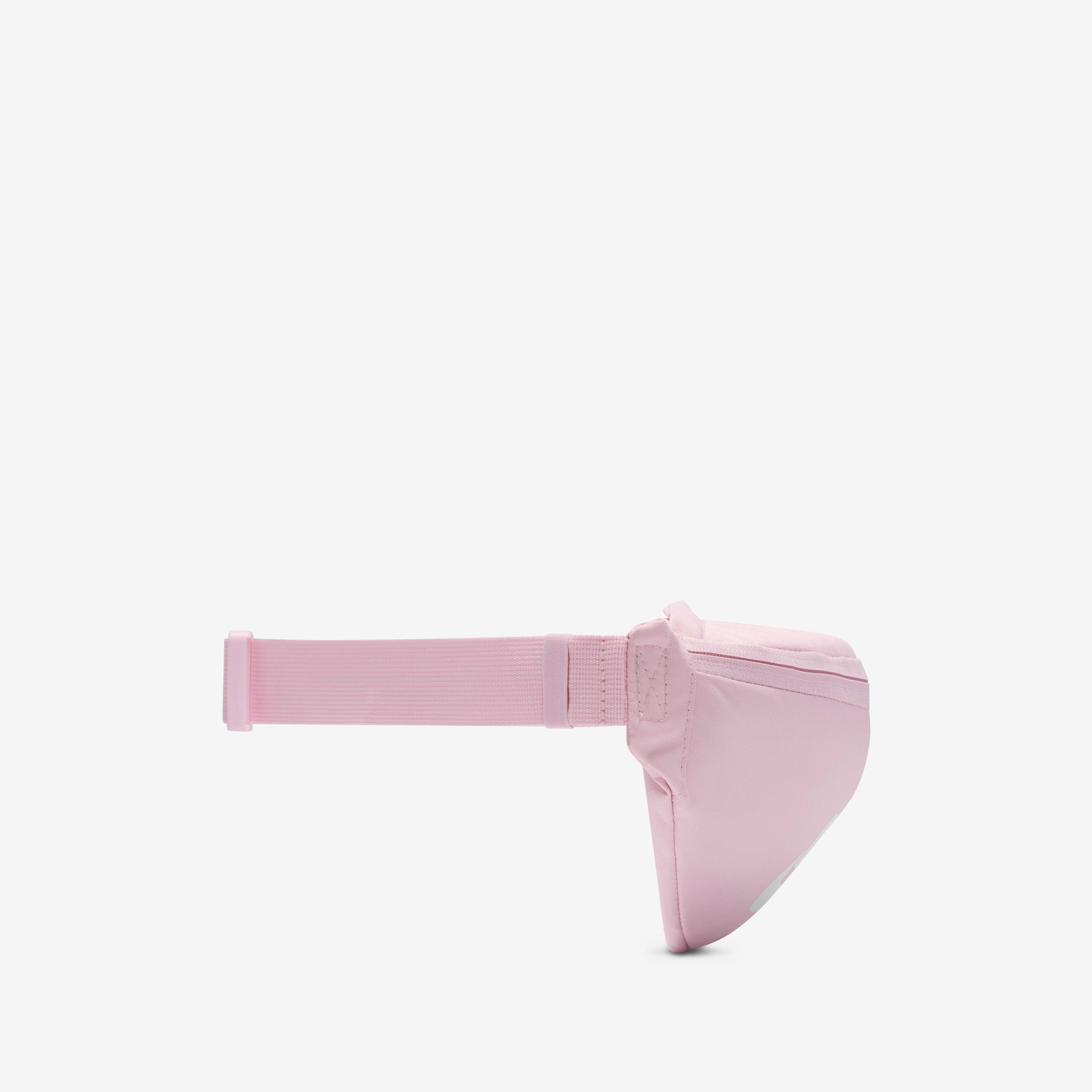 نايكي هيرتج image number 2