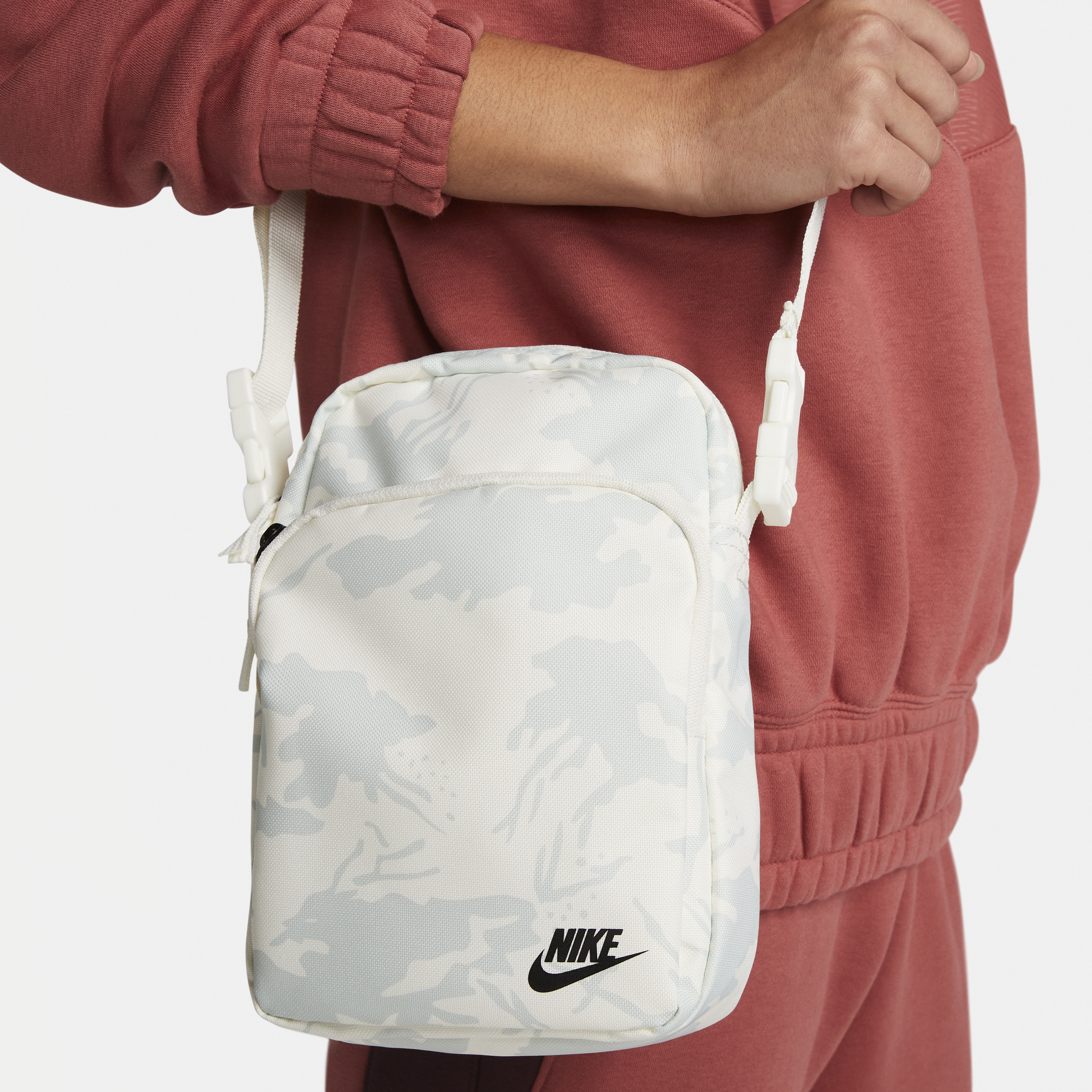 White nike shoulder bag hot sale