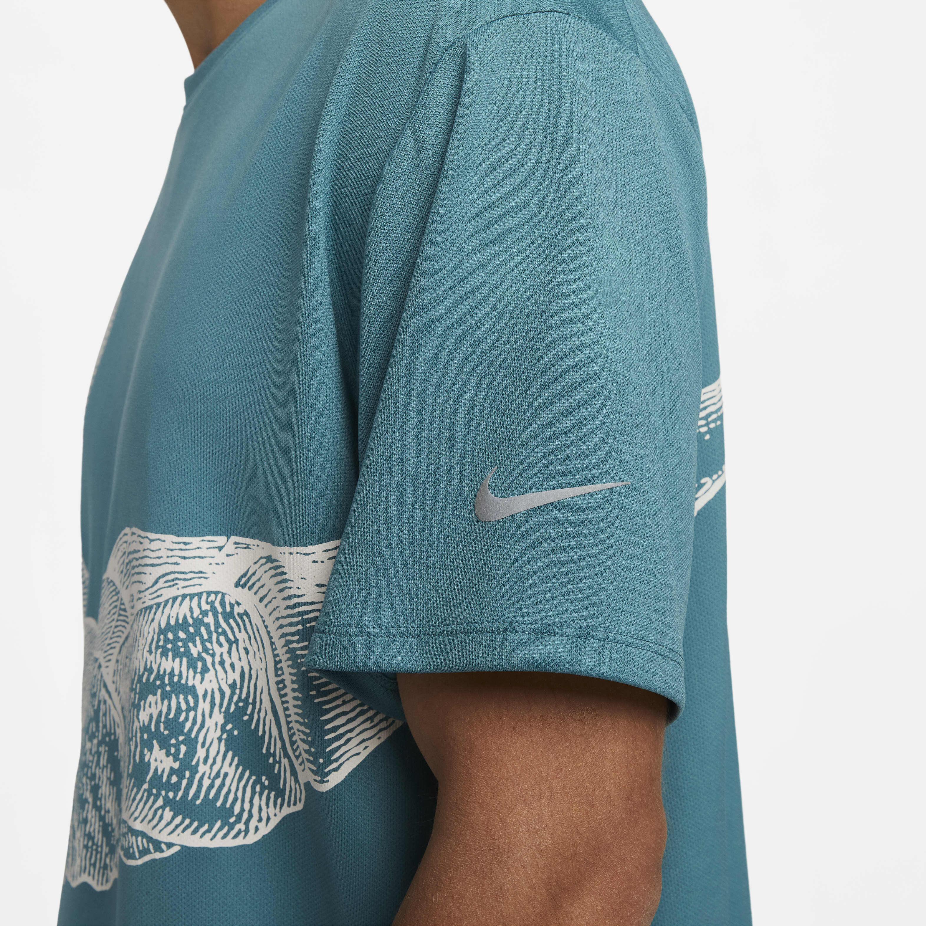 Nike Dri-FIT UV Run Division Miler image number 4