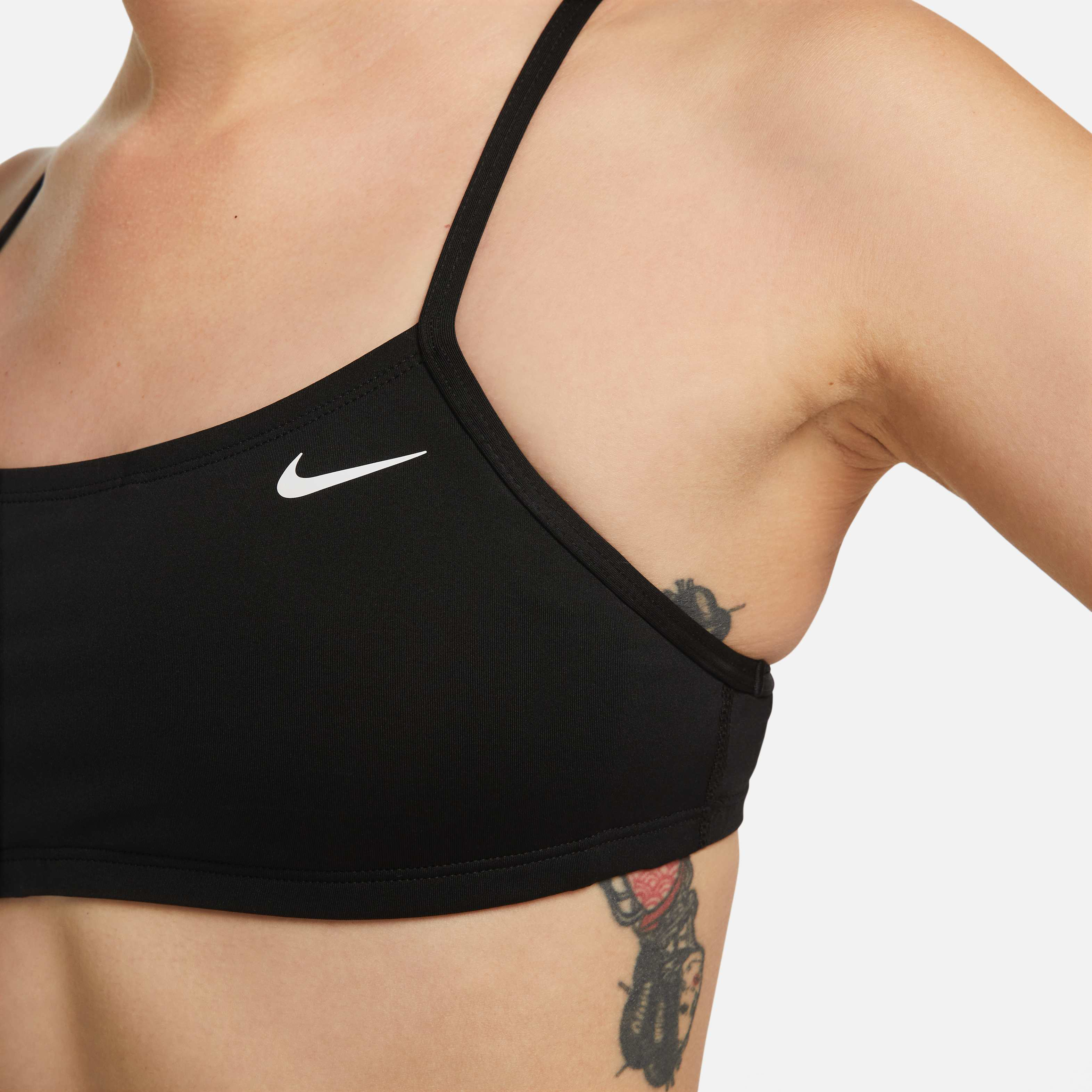 Nike Essential image number 2