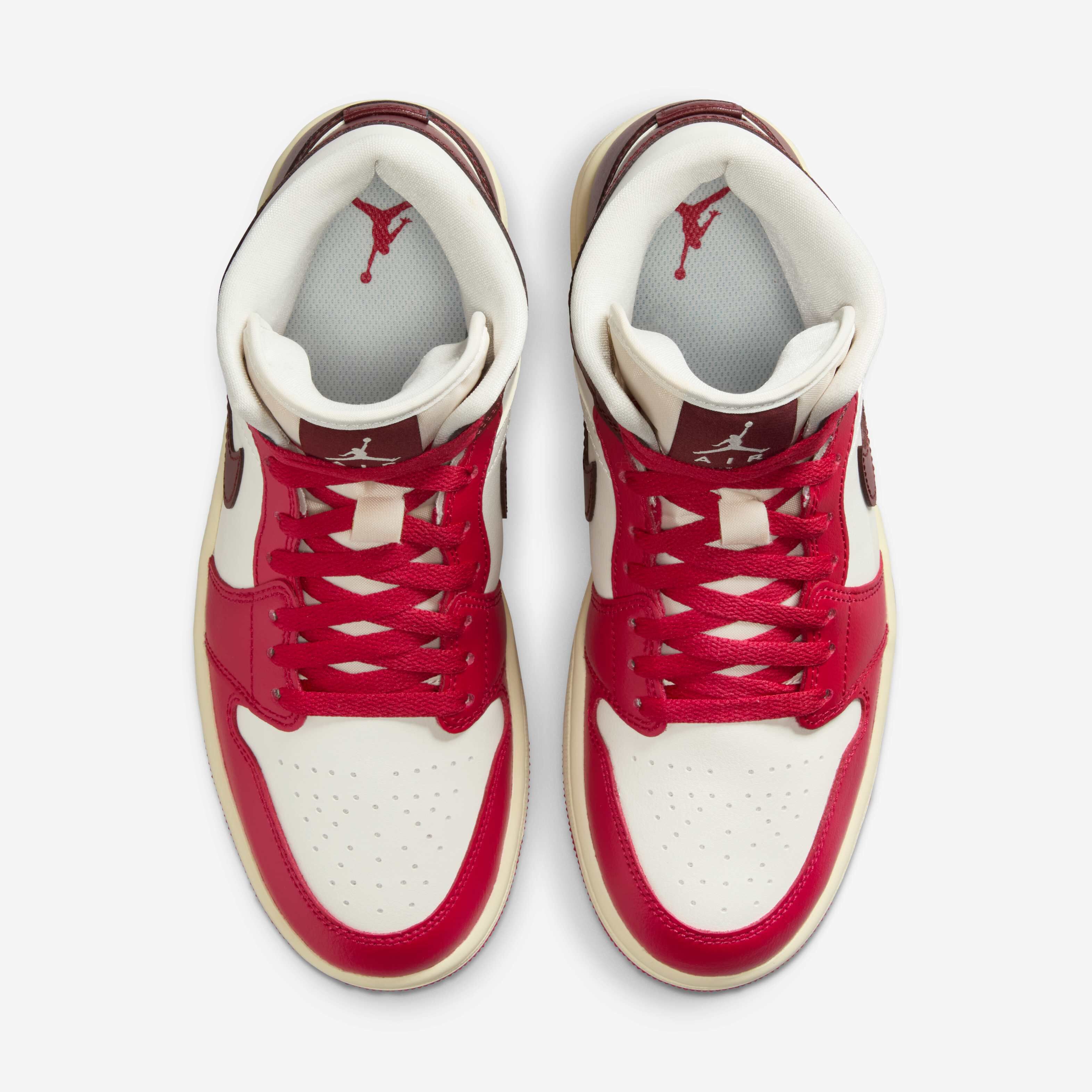 Air Jordan 1 Mid image number 3