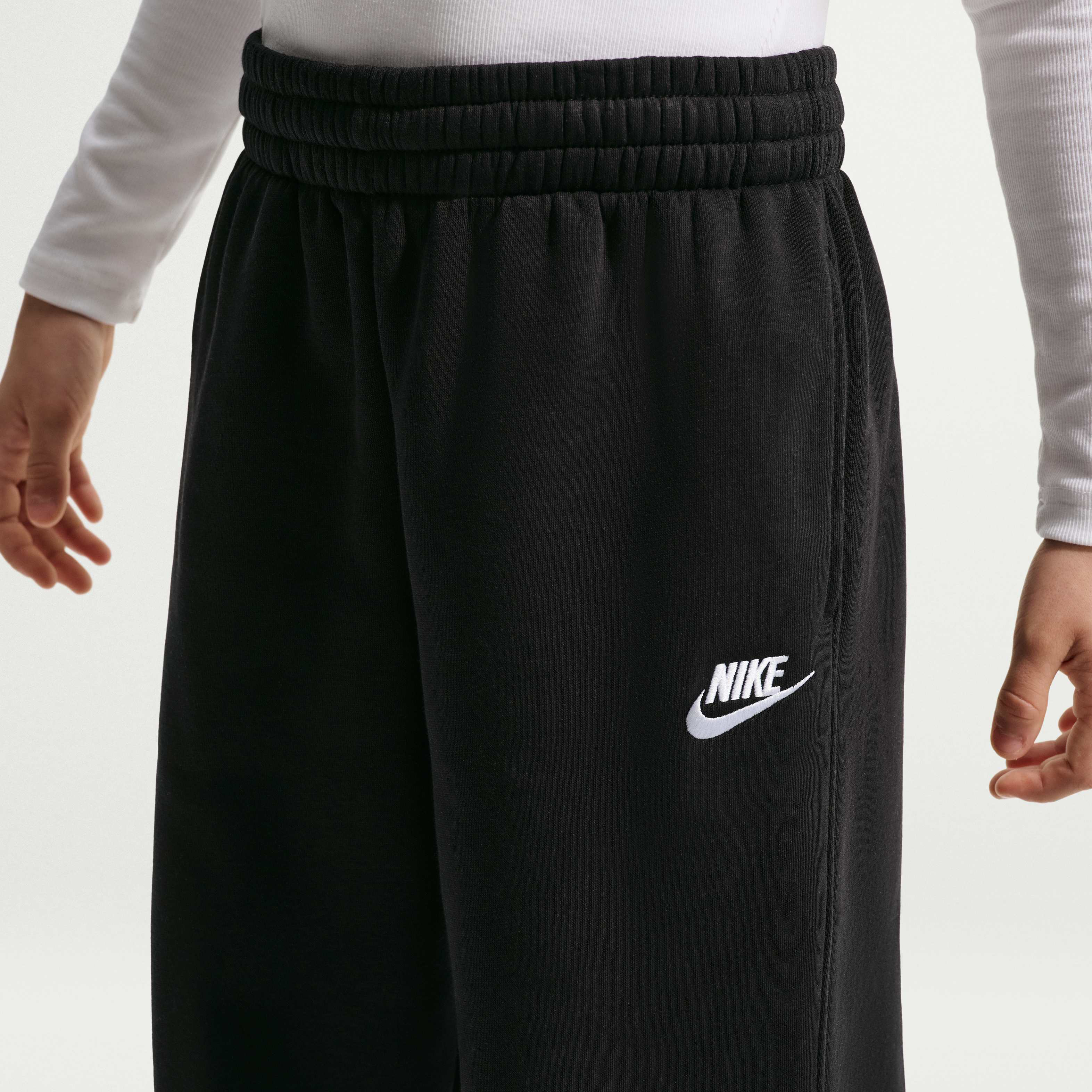Nike Sportswear image number 2