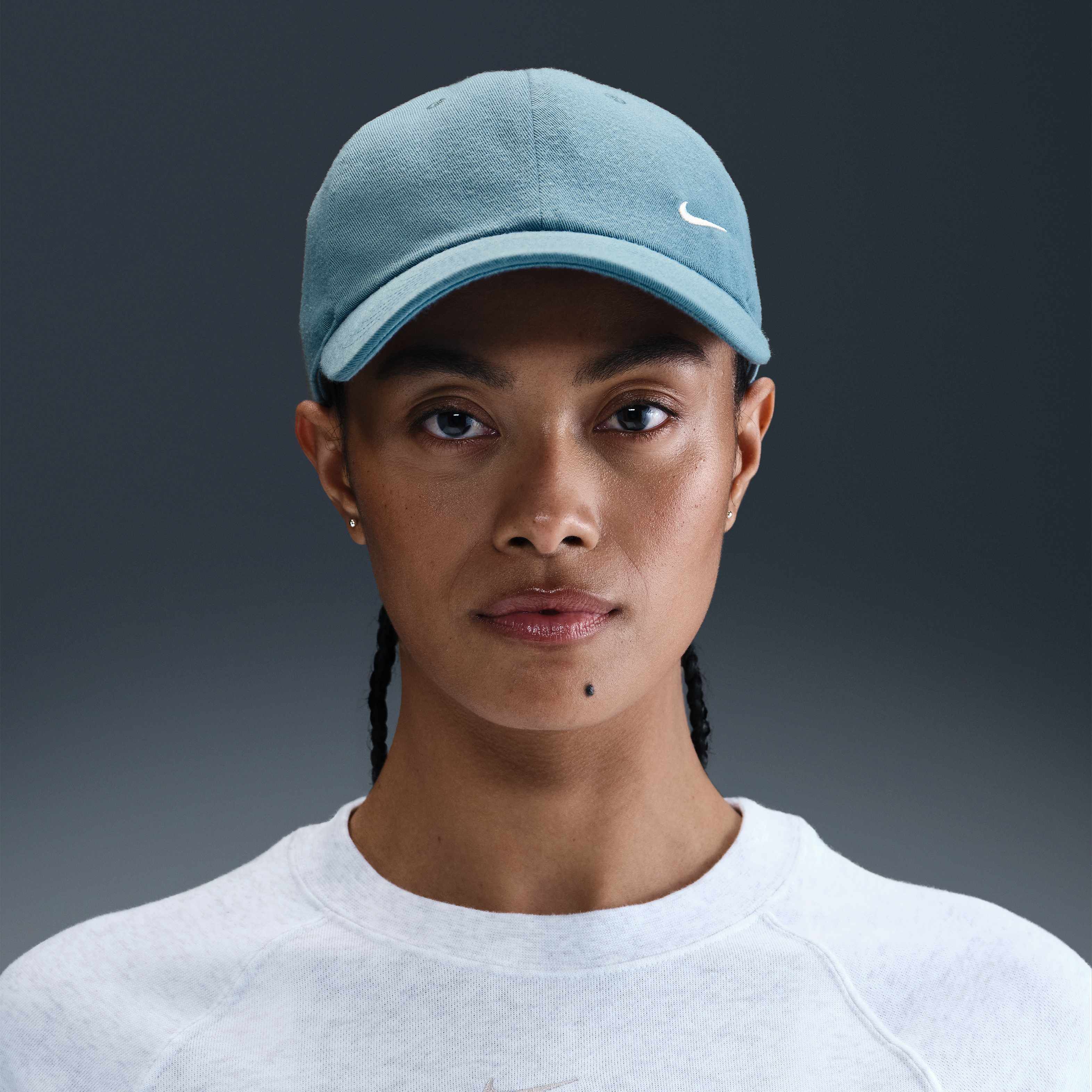 Nike Club image number 2