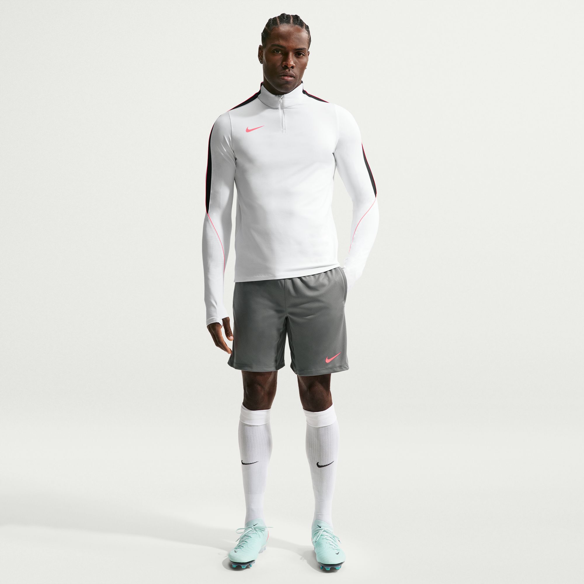 Nike Strike image number 0